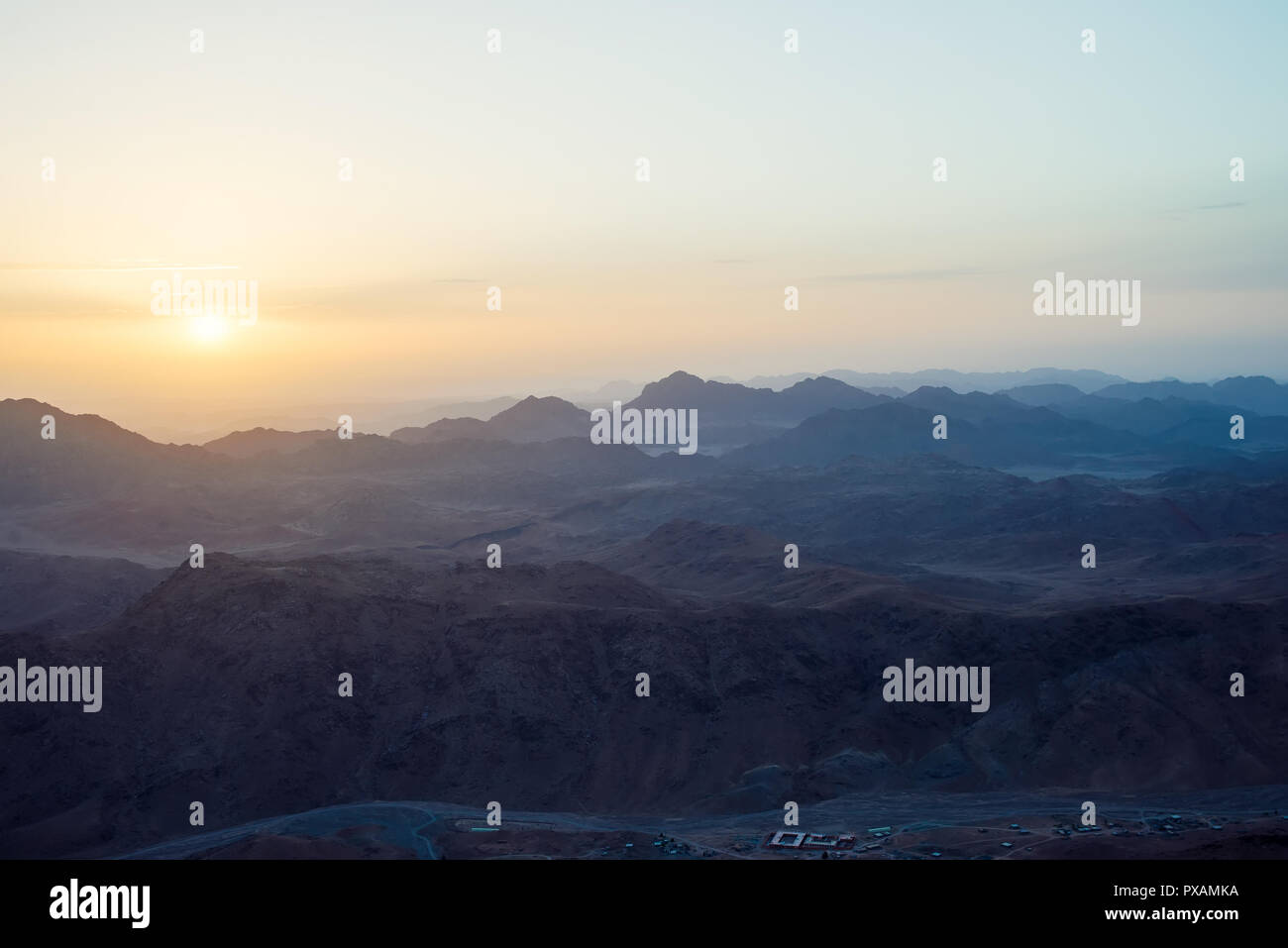 Dawn mountains and nature hi-res stock photography and images - Alamy