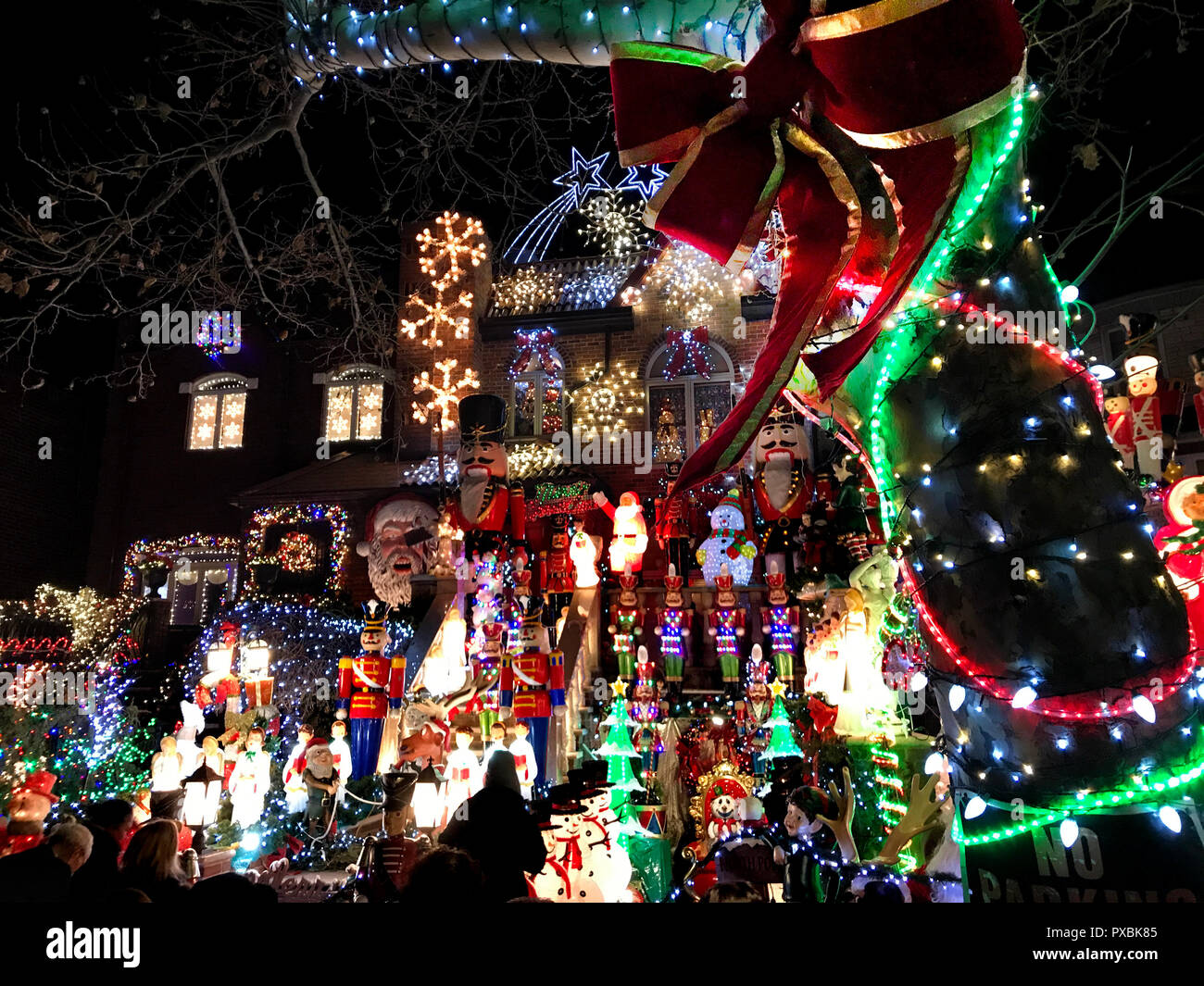 BROOKLYN, NEW YORK DECEMBER 20, 2017 Dyker Heights Christmas Lights
