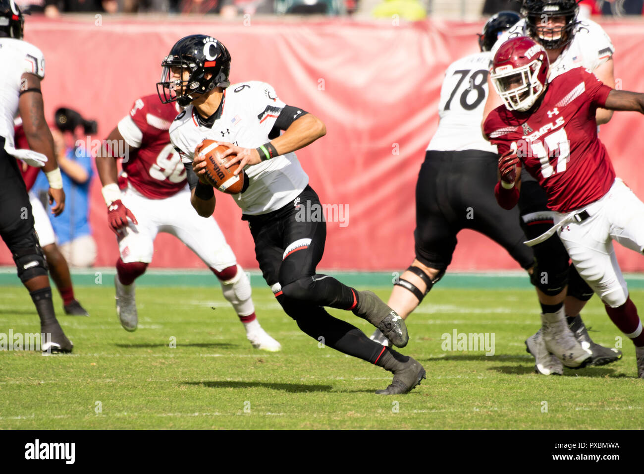 Philadelphia, Pennsylvania, USA. 20th Oct, 2018. Cincinnati's DESMOND RIDDER (9) in action during the game against Temple at Lincoln Financial Field in Philadelphia PA Temple handed Cincinnati their first loss of the season Credit: Ricky Fitchett/ZUMA Wire/Alamy Live News Stock Photo
