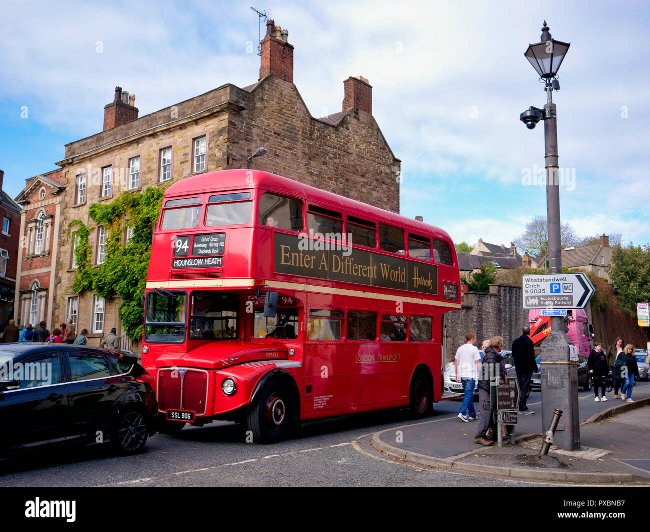 Wirksworth, UK. 20th Oct, 2018. London knight bus Wirksworth becomes Hogsmeade for the day as this town in the Peak District's hidden gem celebrates all things Harry Potter on 20 October 2018 Credit: Doug Blane/Alamy Live News Stock Photo