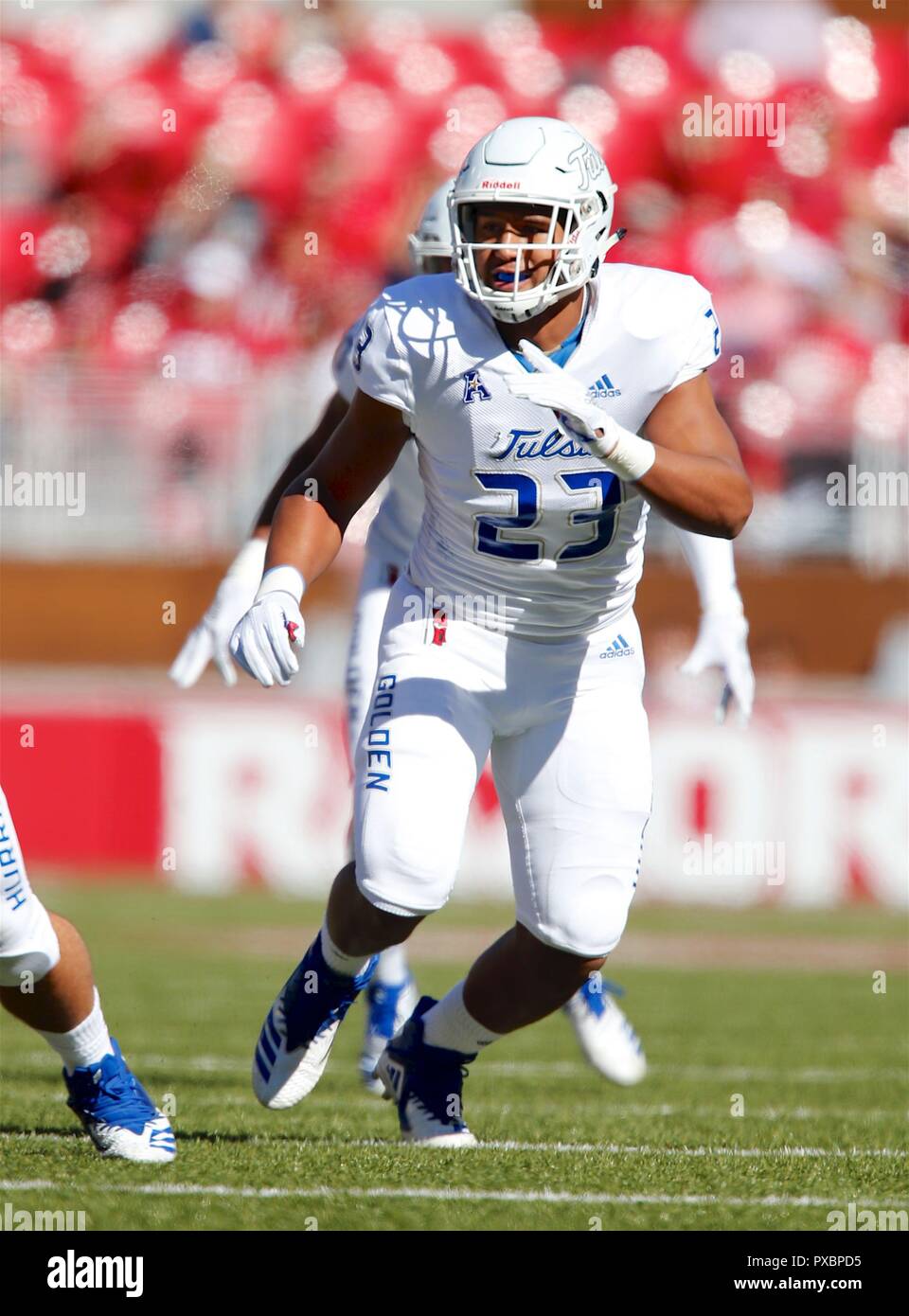 Oct 20, 2018: Zaven Collins #23 Tulsa linebacker comes up the field off the edge. Arkansas defeated Tulsa 23-0 at Donald W. Reynolds Stadium in Fayetteville, AR, Richey Miller/CSM Stock Photo
