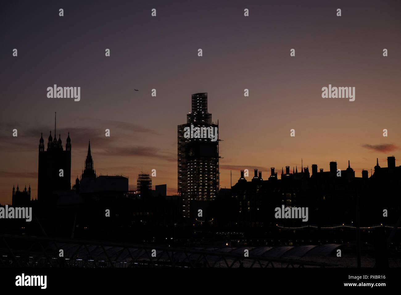 Southbank, London UK. 20th October 2018. UK Weather, beautiful skies over London during sunset. Silhouette big ben and westminster. Credit: carol moir/Alamy Live News Stock Photo