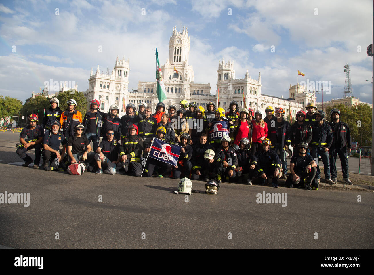 Madrid, Spain. 20th Oct, 2018. The territorial representatives of the fire brigades are seen posing for the camera during a demonstration in Madrid for a law that guarantees decent working conditions and ends precariousness and insecurity in their work. They also commemorated their colleague Eloy Palacio, the Asturian fireman who was killed in service because he did not have the necessary resources for his work. Credit: SOPA Images Limited/Alamy Live News Stock Photo