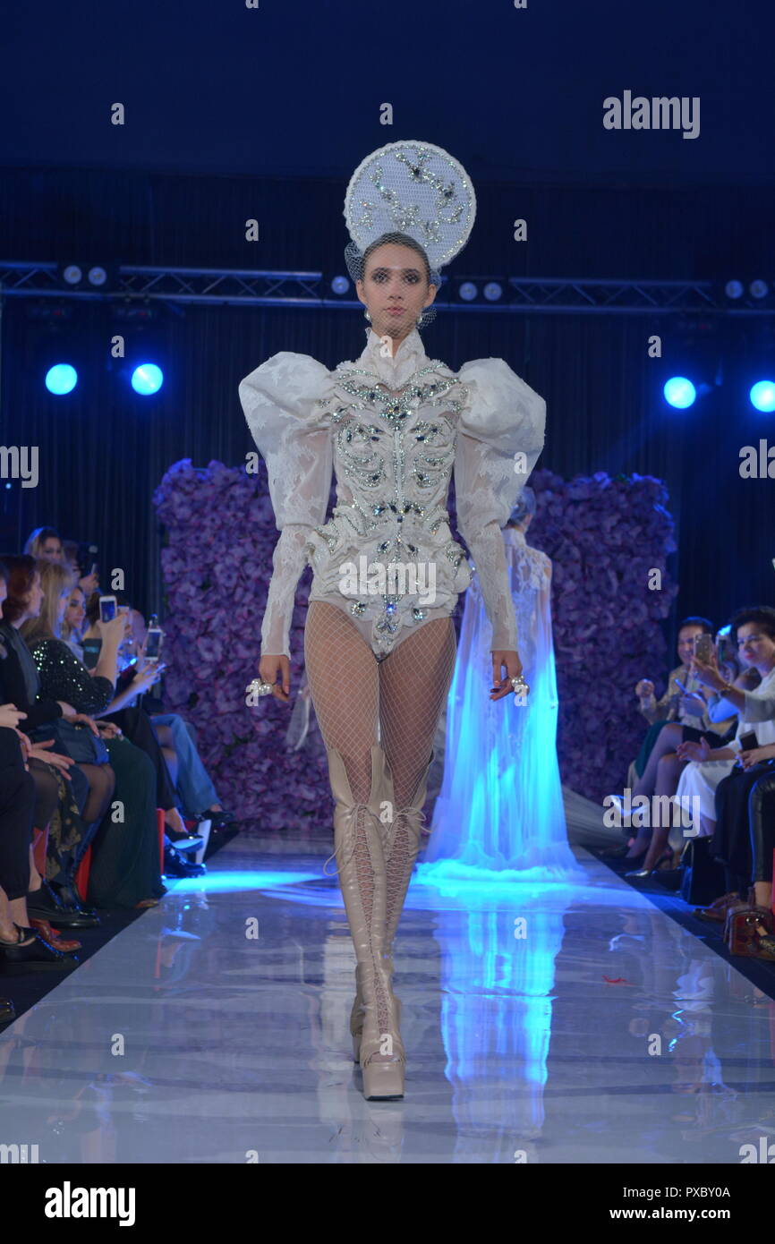 Moscow, Russia. 20th Oct, 2018. The world famous couturier Furne Amato - AMATO Couture (UAE) presented in Moscow his last collection as part of Al Arabia Fashion Days. Mansion Saltykov-Chertkov, Moscow. Credit: Pavel Kashaev/Alamy Live News Stock Photo