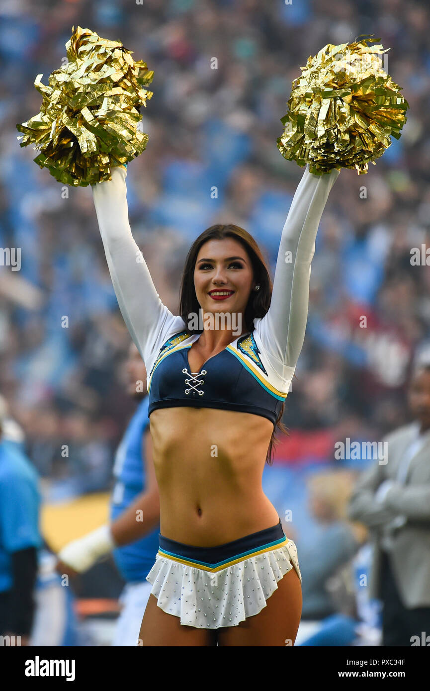 London, UK.  21 October 2018. Chargers cheerleaders at the Tennessee Titans at Los Angeles Chargers NFL game at Wembley Stadium, the second of the NFL London 2018 games.  Credit: Stephen Chung / Alamy Live News Stock Photo