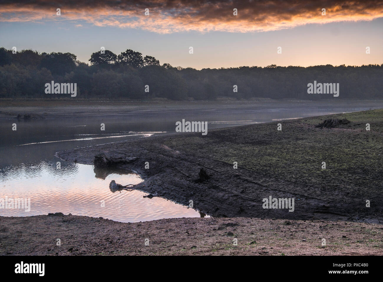 Derbyshire, UK. 21st Oct 2018.  After a prolonged period of low rainfall reservoir levels are well below average as seen at Staunton Harold managed by Severn Trent Water.  Credit: Bill Allsopp/Alamy Live News. Stock Photo