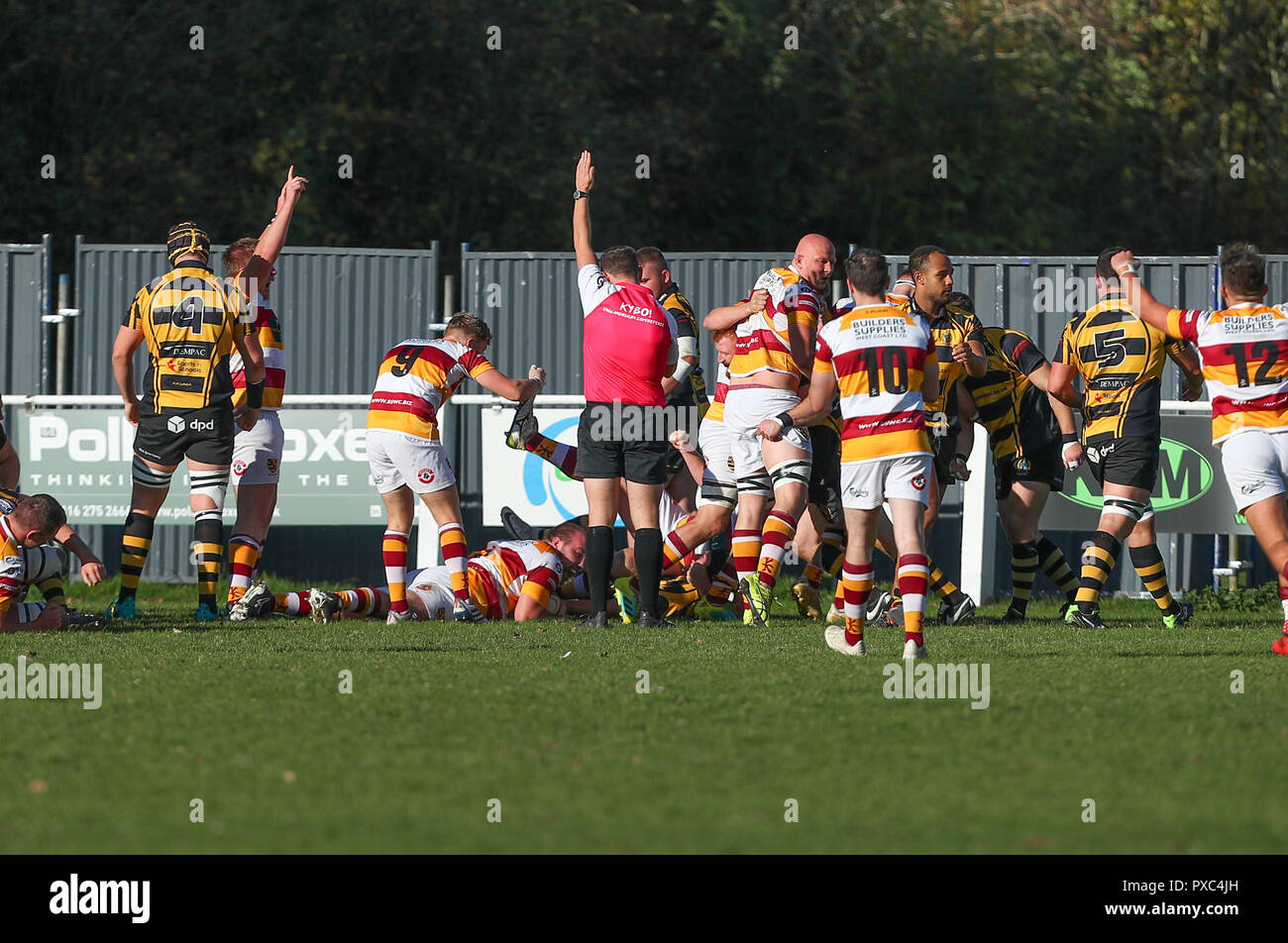 20.10.2018 Hinckley, Leicester, England. Rugby Union, Hinckley rfc v Fylde rfc.  Elliot Horner scores a try for Fylde during the RFU National League 2 North (NL2N) game played at the Leicester  Road Stadium.    © Phil Hutchinson / Alamy Live News Stock Photo