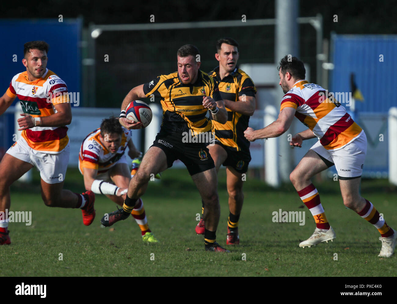 20.10.2018 Hinckley, Leicester, England. Rugby Union, Hinckley rfc v Fylde rfc.  Mitch Lamb makes a break for Hinckley during the RFU National League 2 North (NL2N) game played at the Leicester  Road Stadium.    © Phil Hutchinson / Alamy Live News Stock Photo