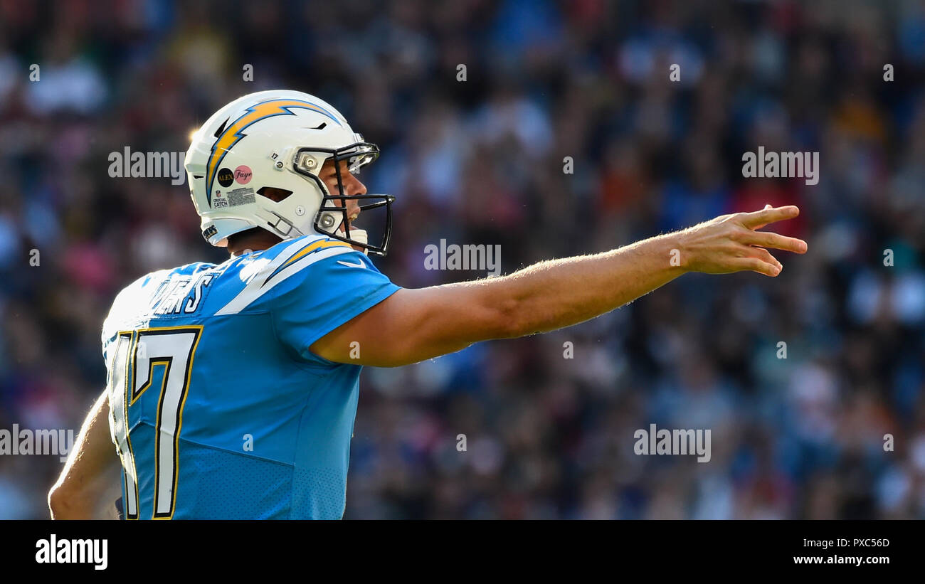 London, UK.  21 October 2018. Quarterback Philip Rivers (17) of The Chargers. Tennessee Titans at Los Angeles Chargers NFL game at Wembley Stadium, the second of the NFL London 2018 games. Final score - Chargers 20 Titans 19.  Credit: Stephen Chung / Alamy Live News Stock Photo