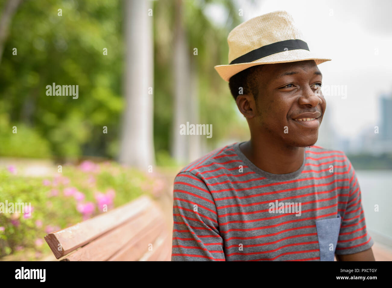 African man in hat hi-res stock photography and images - Alamy