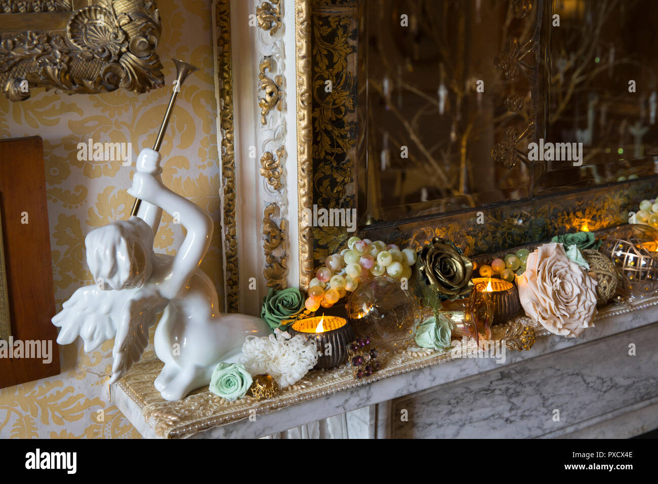 Castle theme bedroom hires stock photography and images Alamy