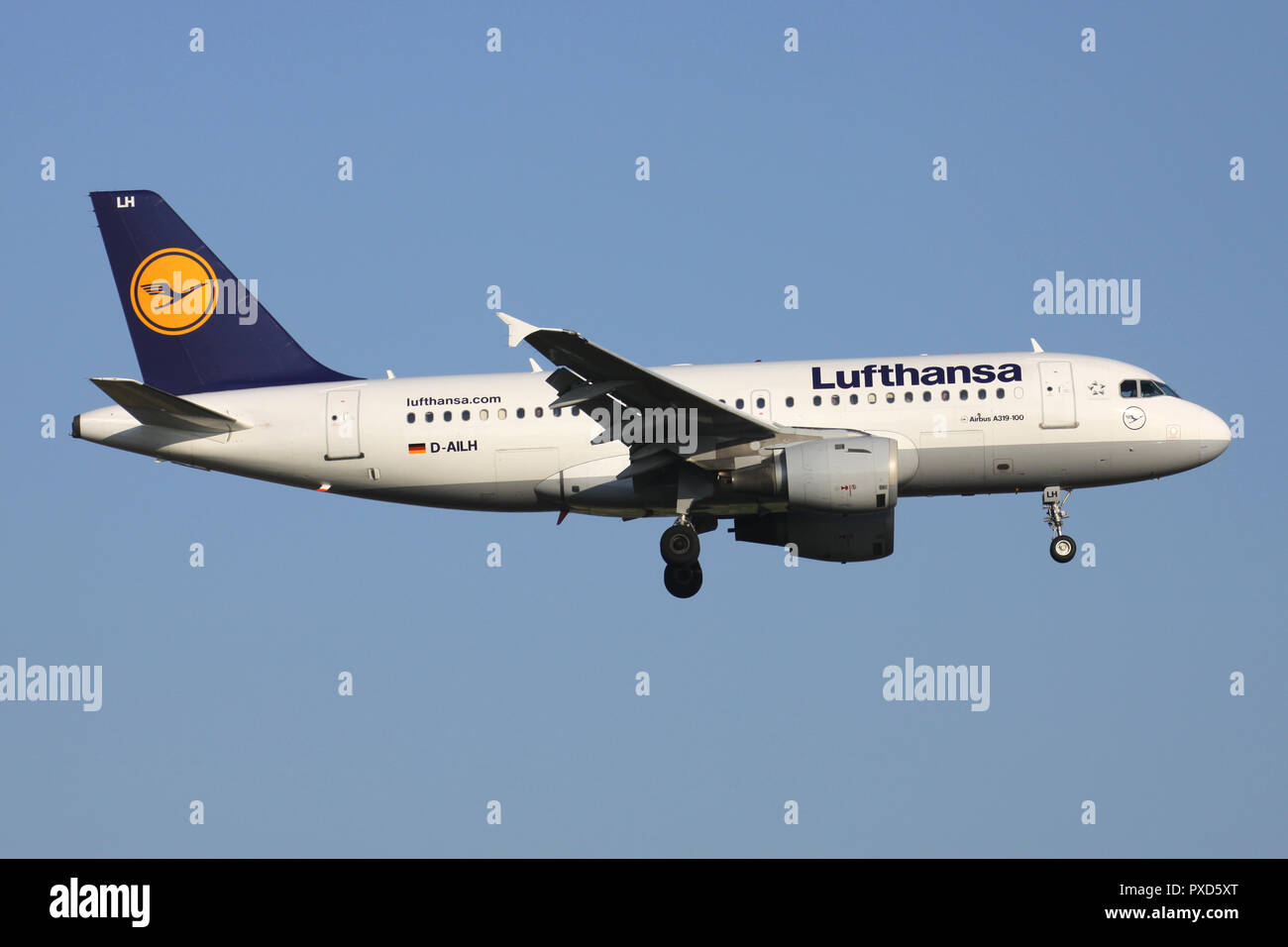 German Lufthansa Airbus A319-100 (old livery) with