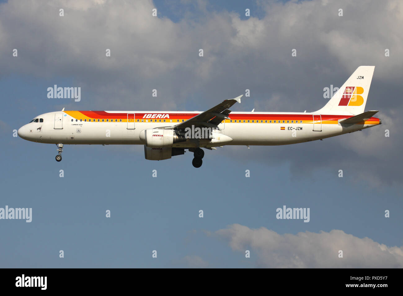 Spanish Iberia Airbus A321-200 (old livery) with registration EC-JZM on short final for runway 01 of Brussels Airport. Stock Photo