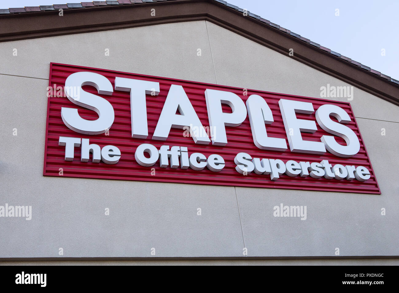 Staples office superstore sign. An American multinational office supply retailing corporation Stock Photo