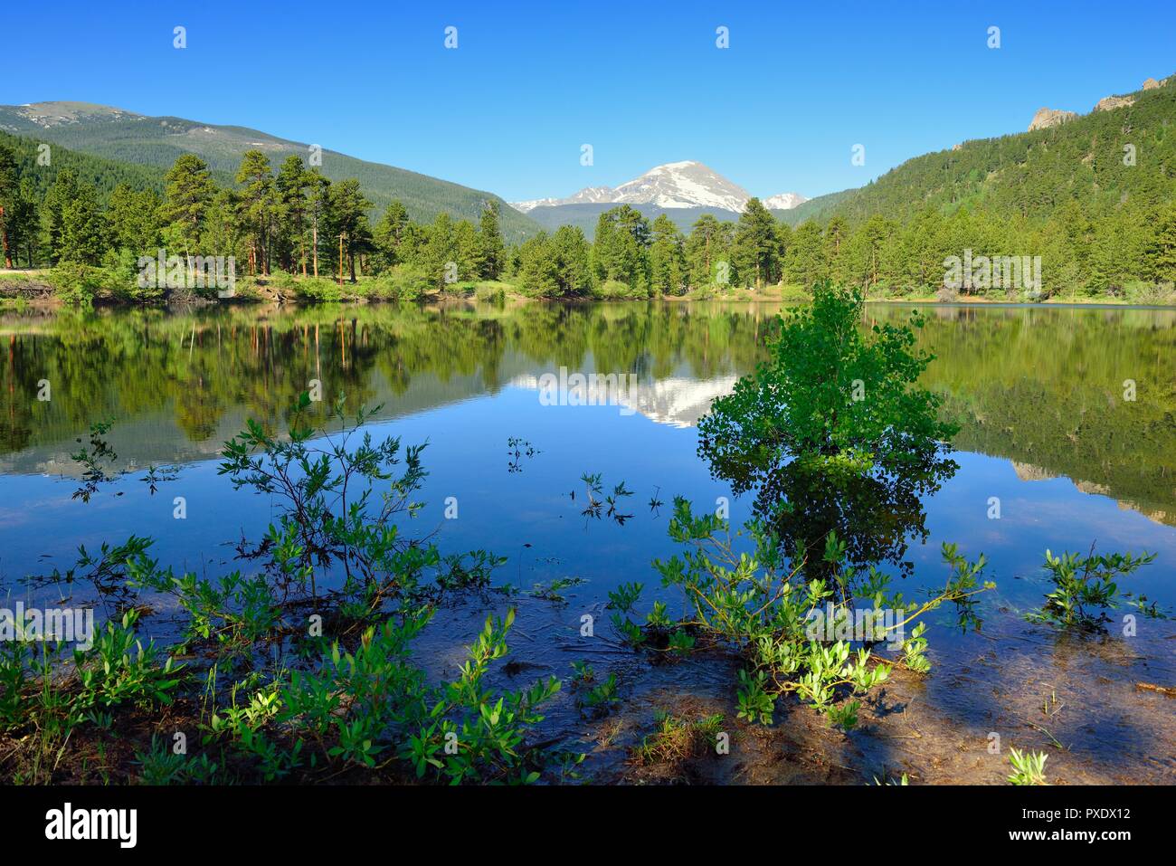 Sprague lake hiking rocky hi-res stock photography and images - Alamy