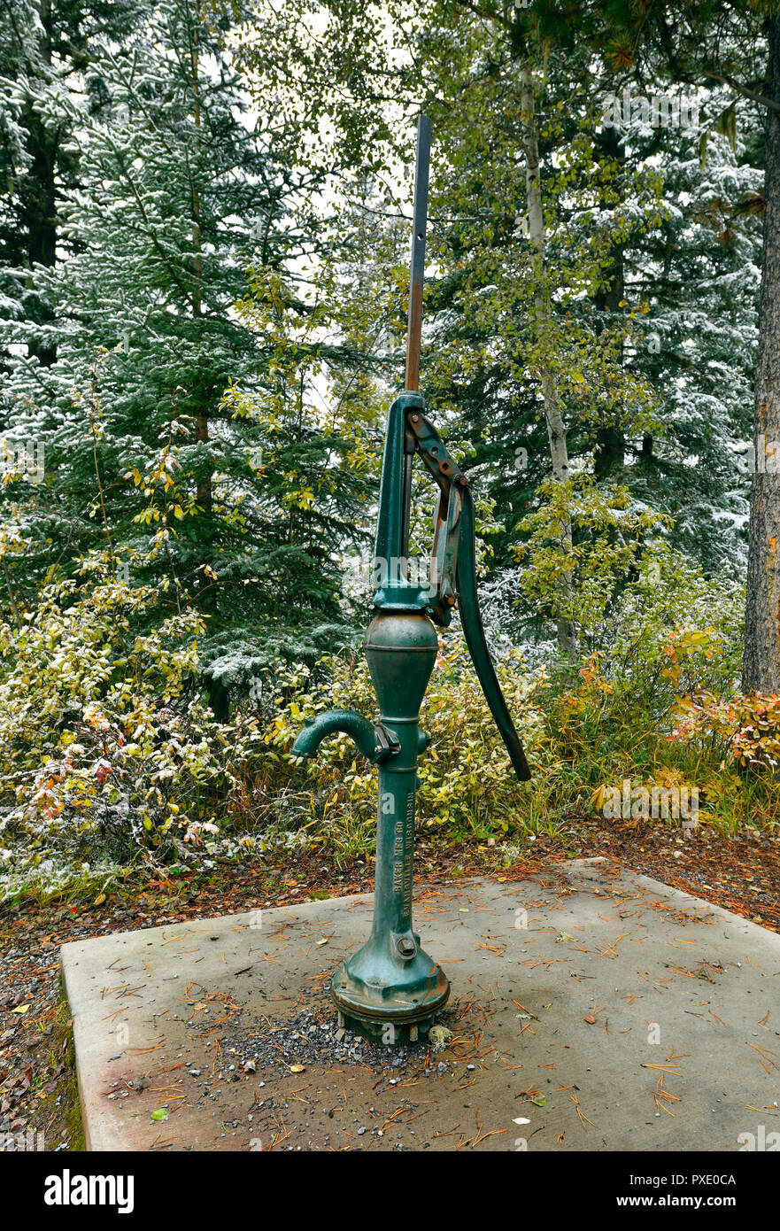 A hand operated pump to pump fresh water from the ground at Kelly's Bathtub  in Switzer Park on highway 40 north in rural Alberta Canada Stock Photo -  Alamy