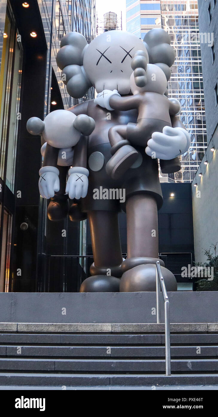 Kaws New York High Resolution Stock Photography and Images Alamy