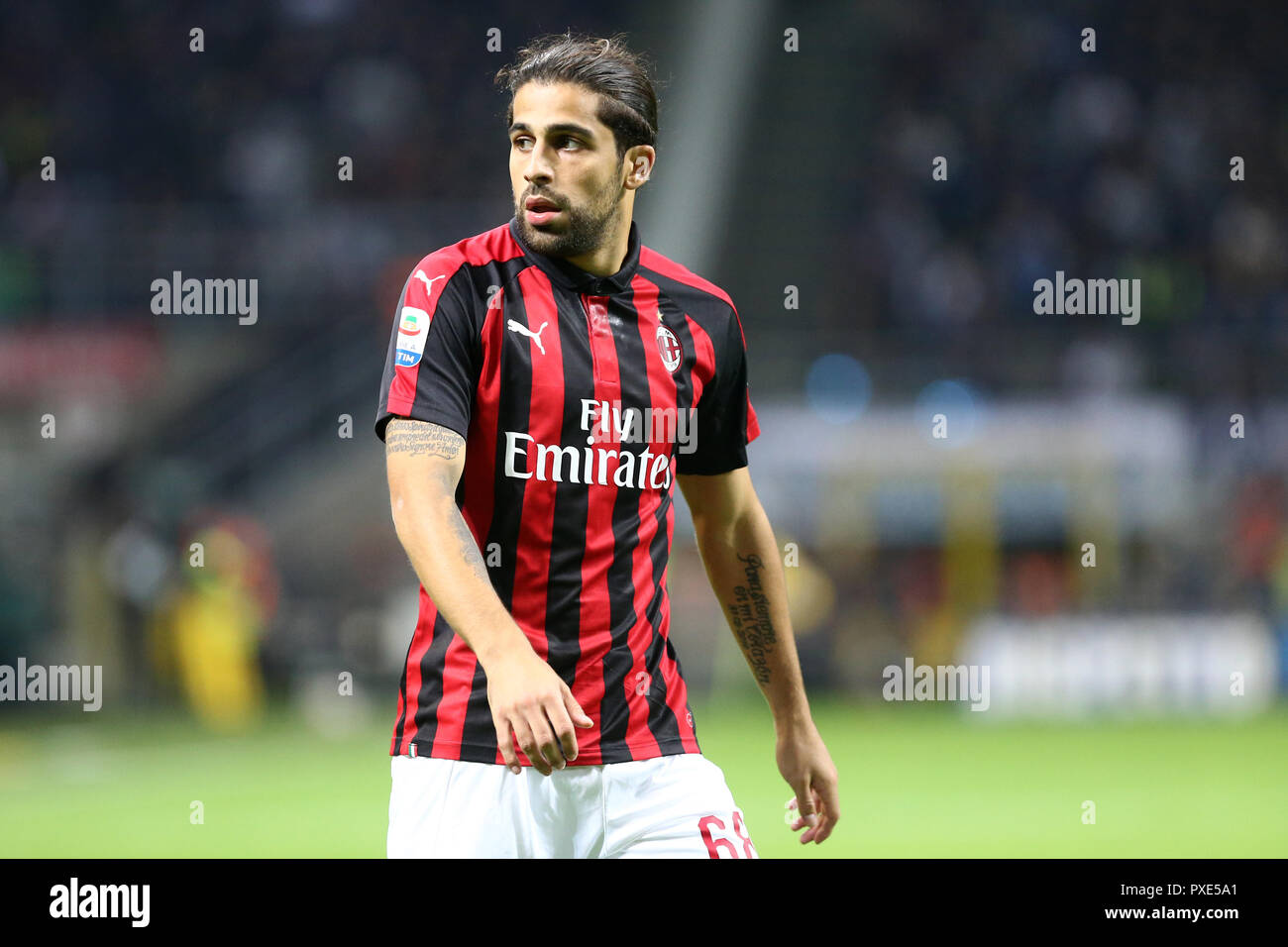 Milan, Italy. 21st October 2018.  Ricardo Rodriguez of Ac Milan   during the Serie A football match between FC Internazionale and AC Milan  . Credit: Marco Canoniero/Alamy Live News Stock Photo