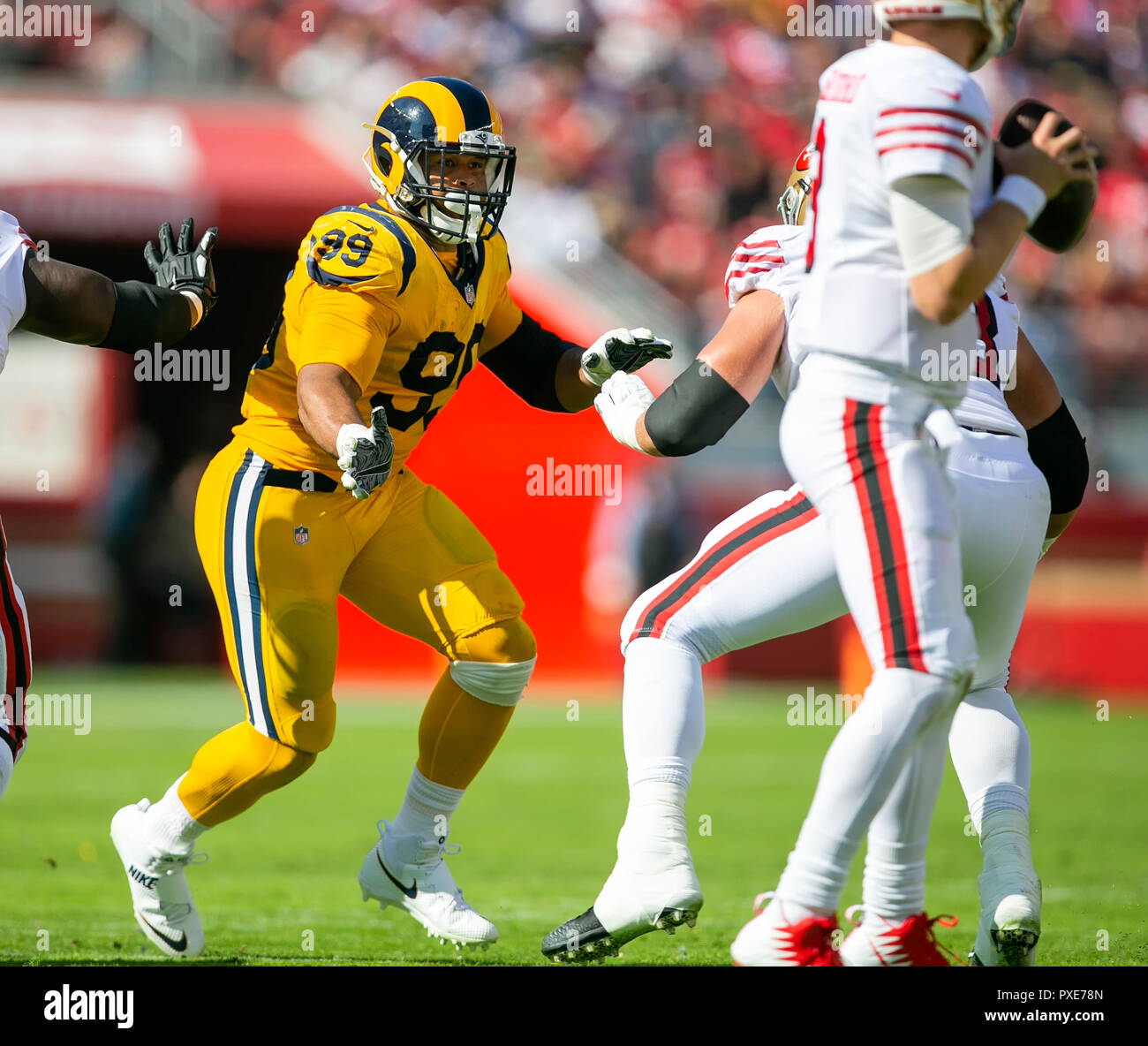 Santa Clara, CA. 21st Oct, 2018. Los Angeles Rams defensive tackle Aaron Donald (99) in action during the NFL football game between the Los Angeles Rams and the San Francisco 49ers at Levi's Stadium in Santa Clara, CA. The Rams defeated the 49ers 39-10. Damon Tarver/Cal Sport Media/Alamy Live News Stock Photo