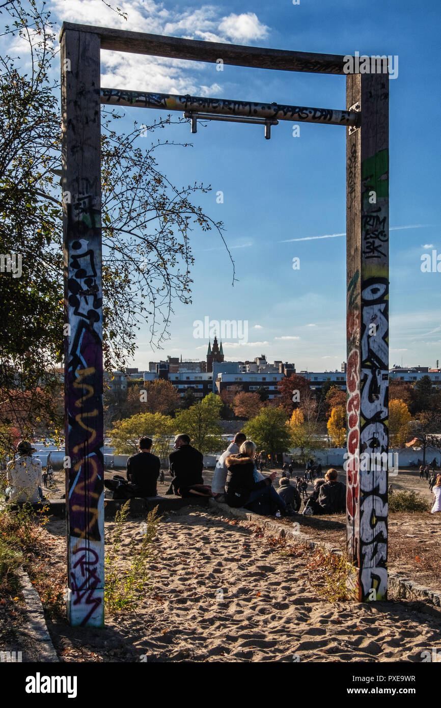 Berlin, Germany. 21st October 2018. The popular  Mauerpark park was crowded as Berliners & tourists enjoy  the last of the warm autumn weather. credit: Eden Breitz/Alamy Live News Stock Photo
