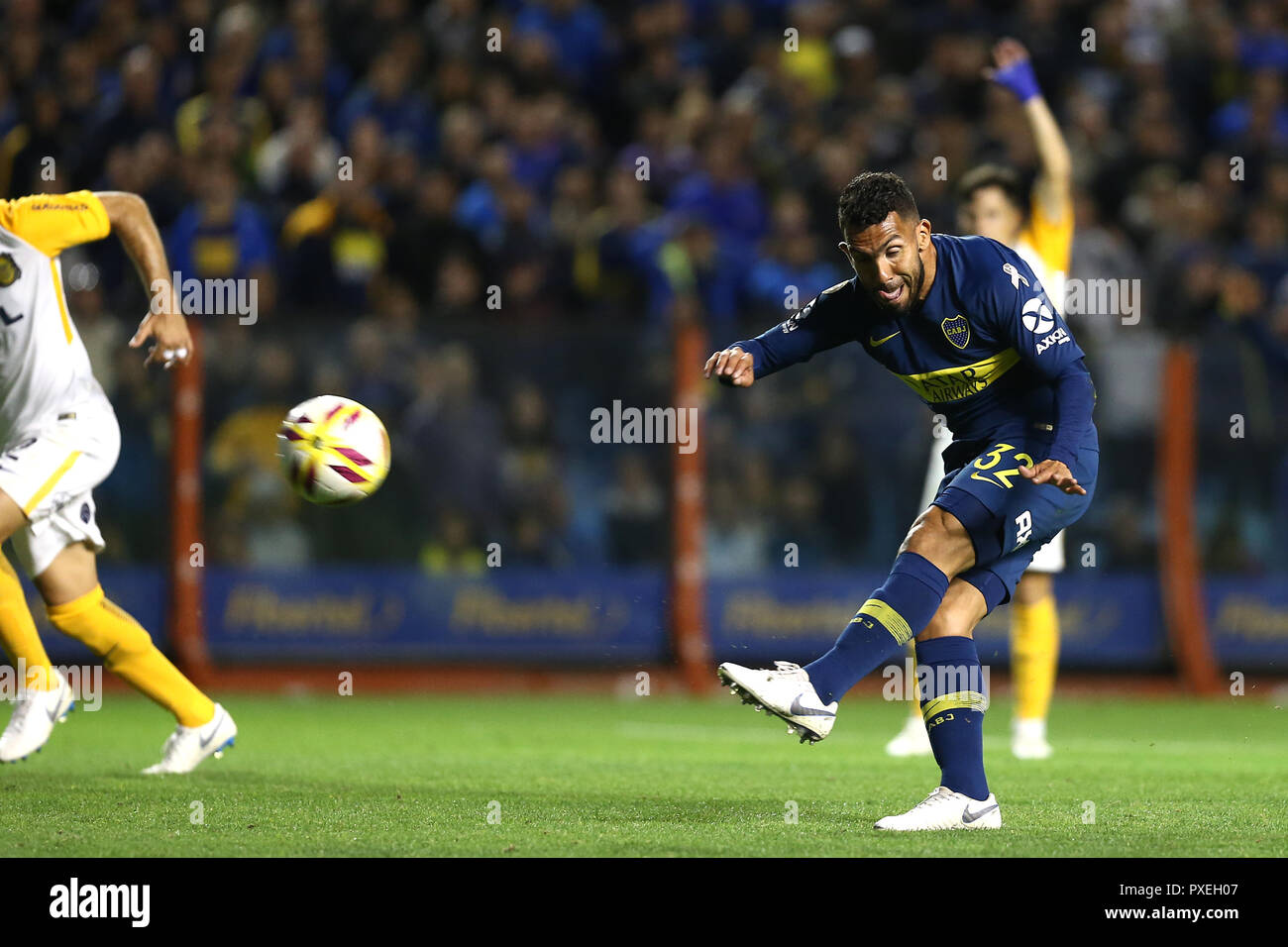 Carlos Tevez Boca ready to shoot to score Stock Photo Alamy