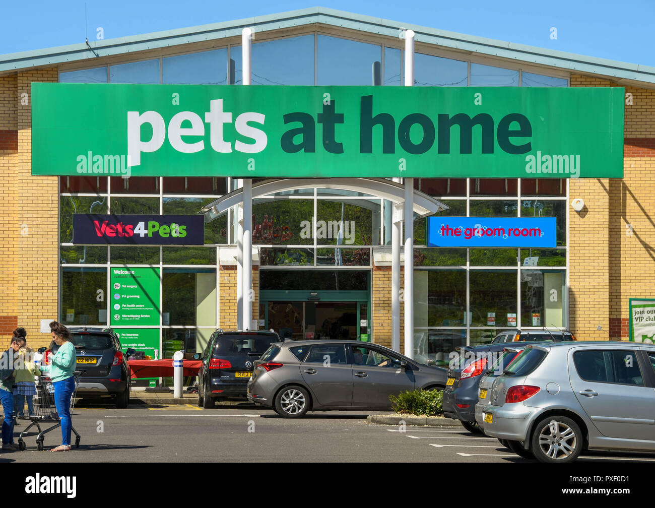 Pets at home logo hires stock photography and images Alamy
