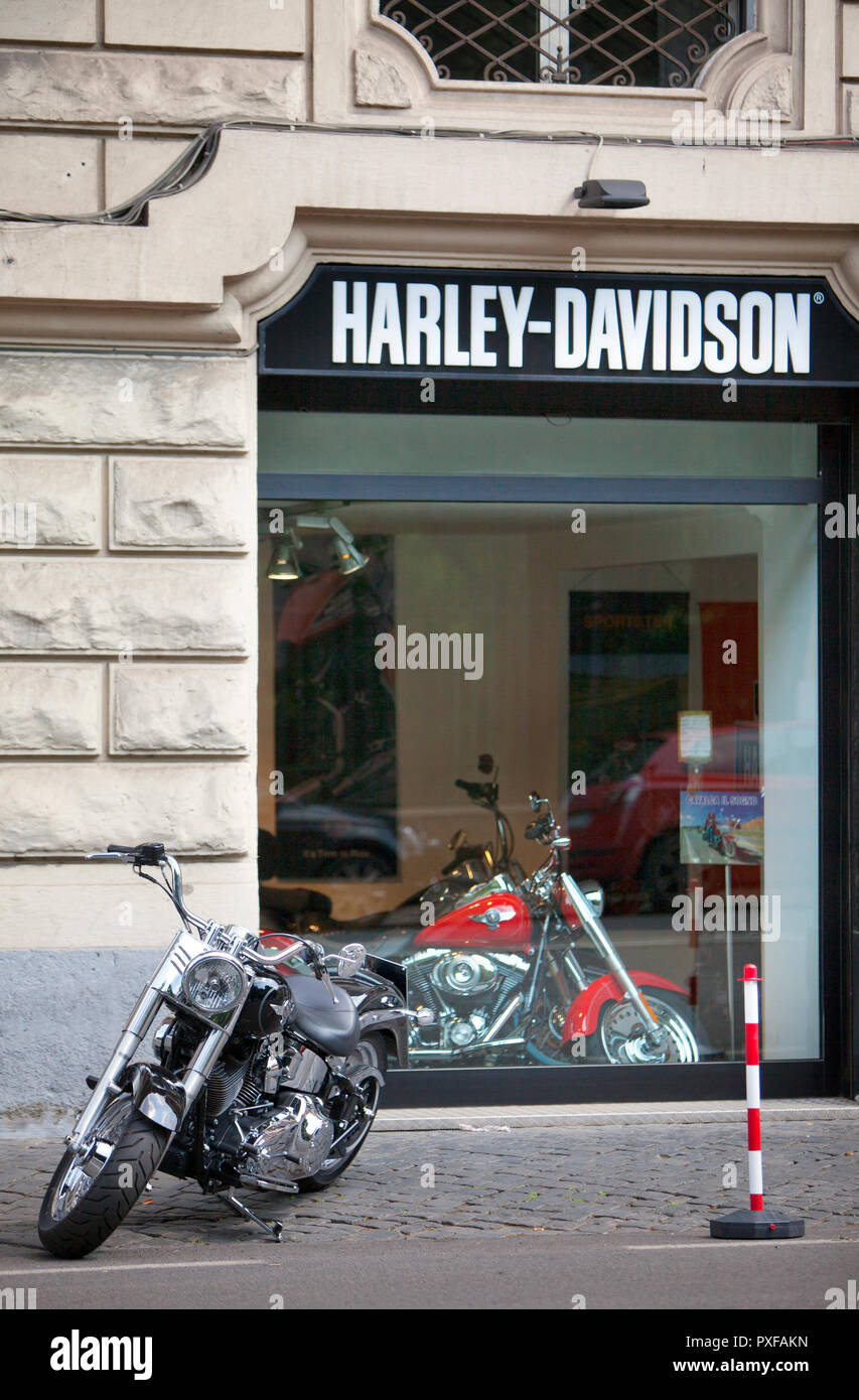 Harley Davidson Store Shop High Resolution Stock Photography and Images -  Alamy
