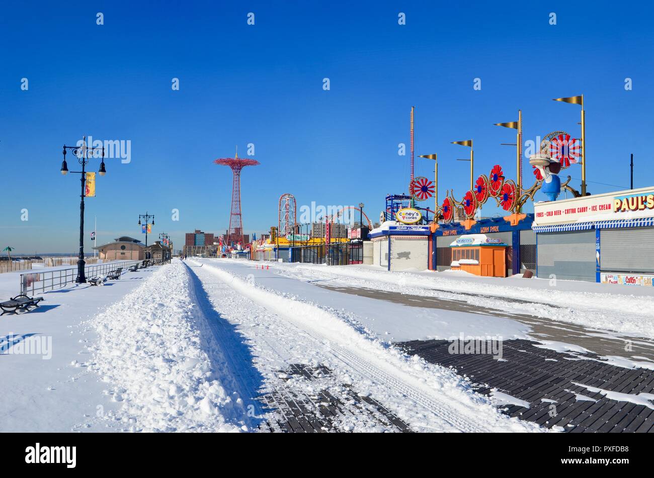Coney island pier winter hi-res stock photography and images - Alamy