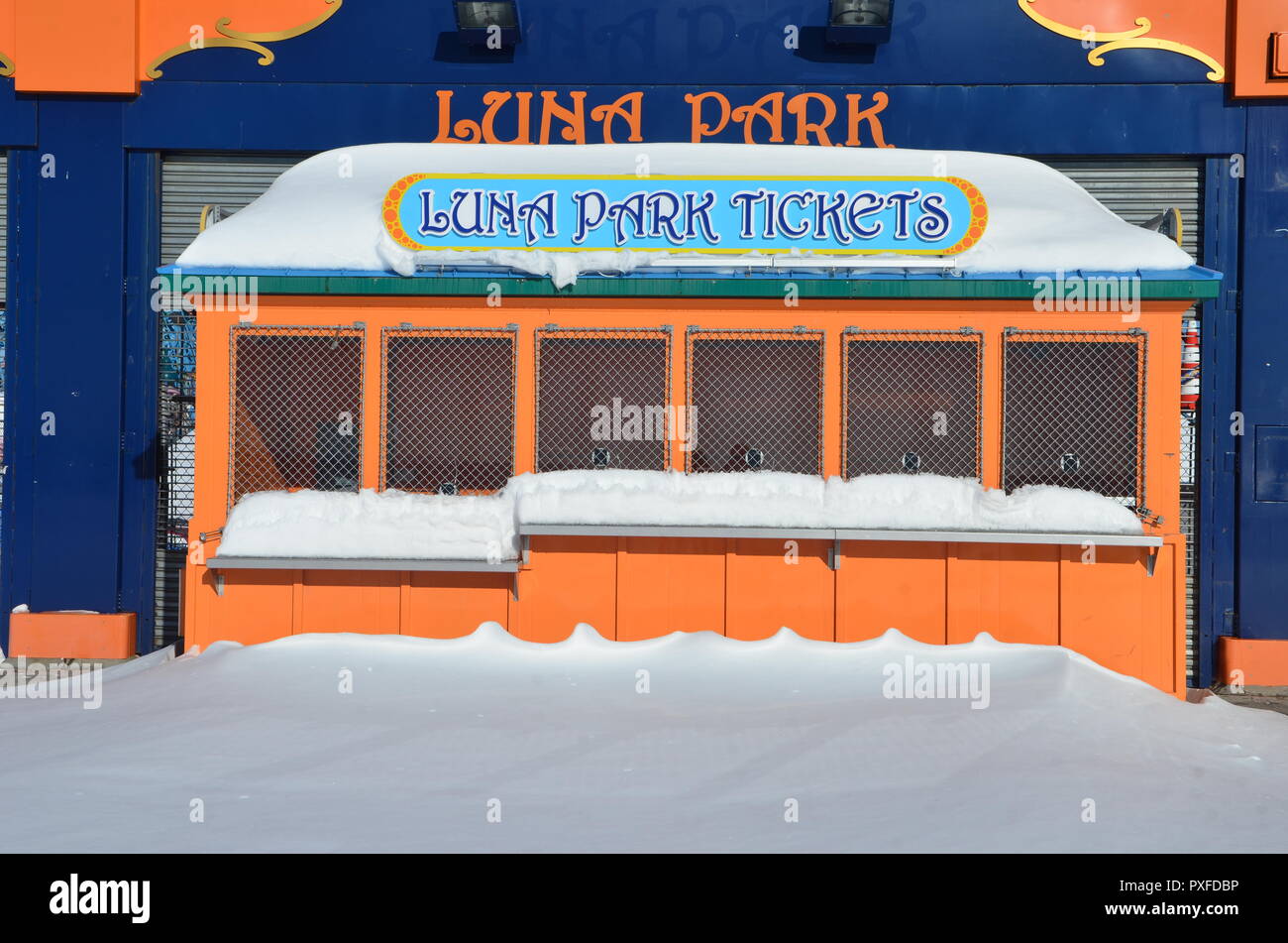 Coney island pier winter hi-res stock photography and images - Alamy