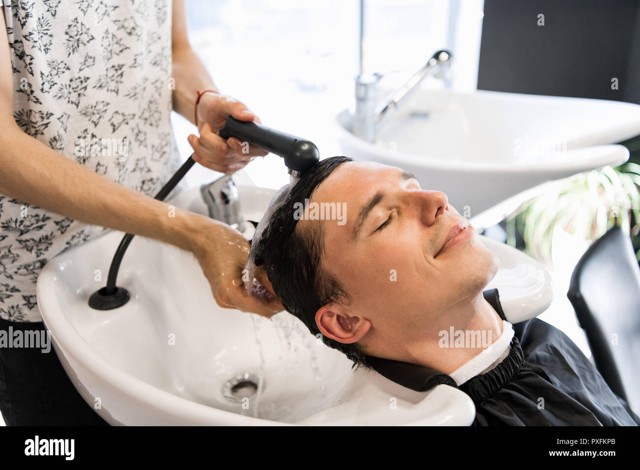 Hairdressing sink hires stock photography and images Alamy
