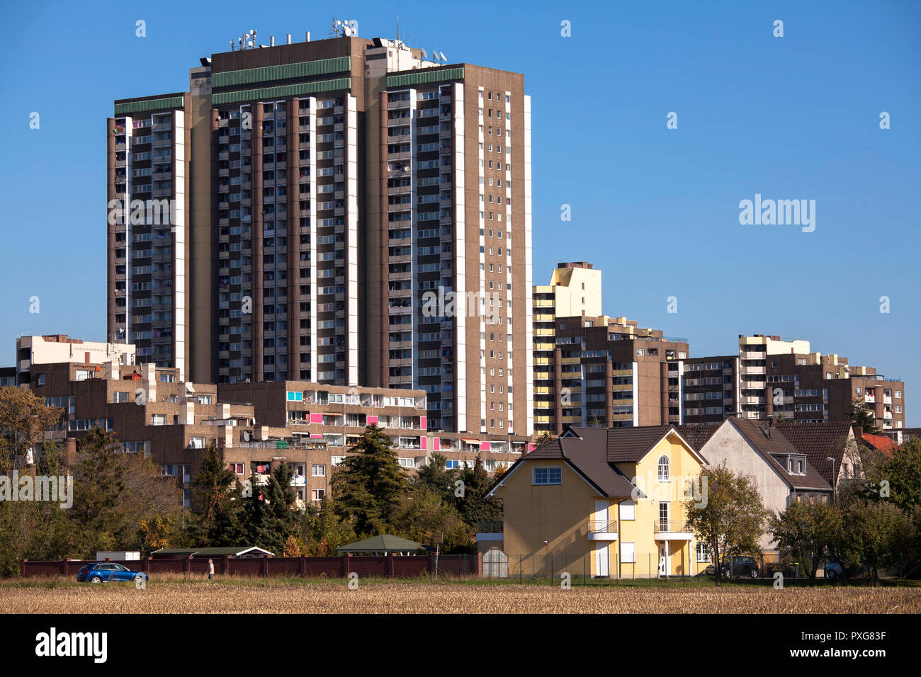 highrise complex Auf dem Koelnberg in the district Meschenich, Cologne, Germany
