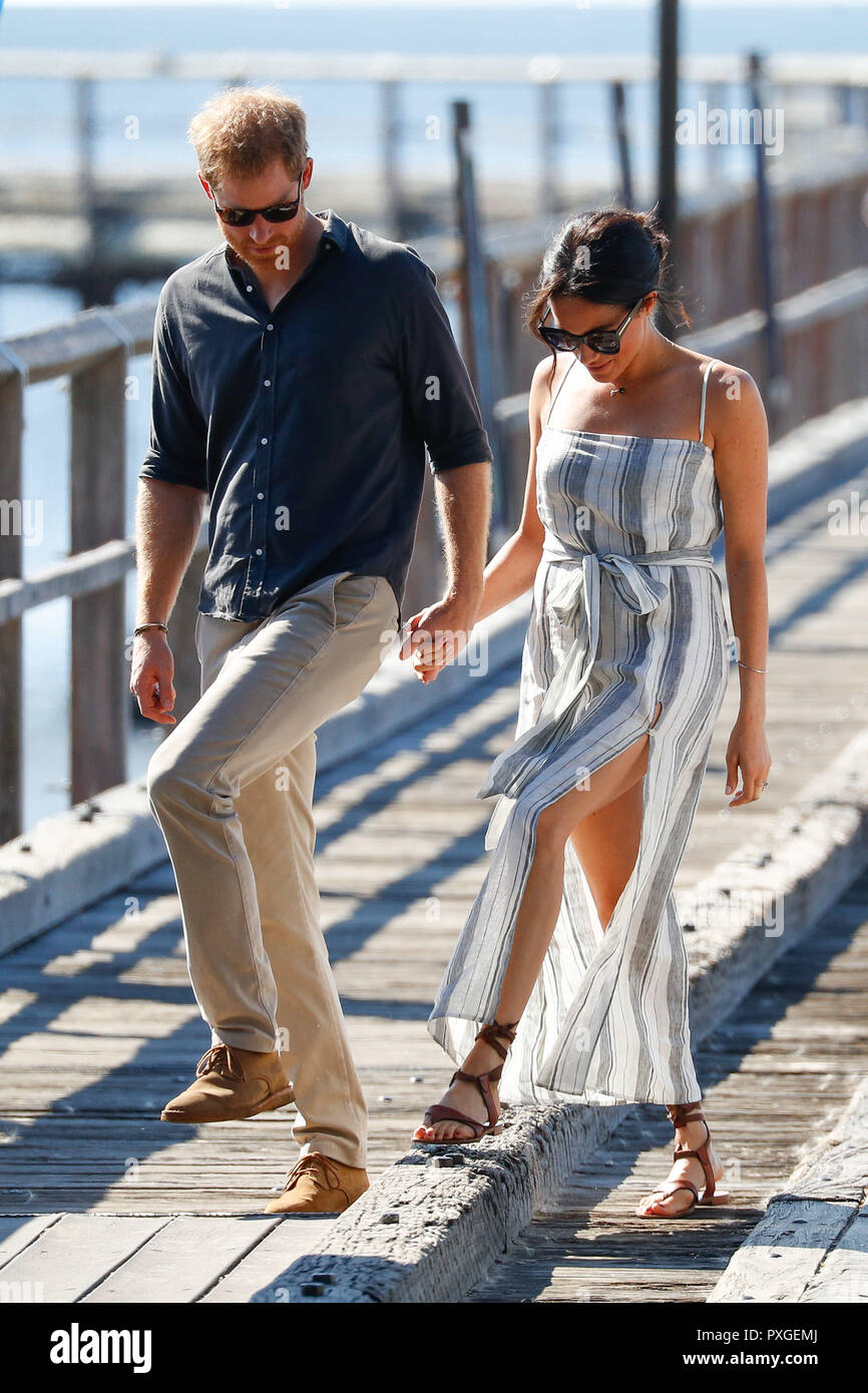 The Duke and Duchess of Sussex walk along Kingfisher Bay Jetty during their visit to Fraser Island, Queensland, on day seven of the Duke and Duchess of Sussex's visit to Australia. Stock Photo