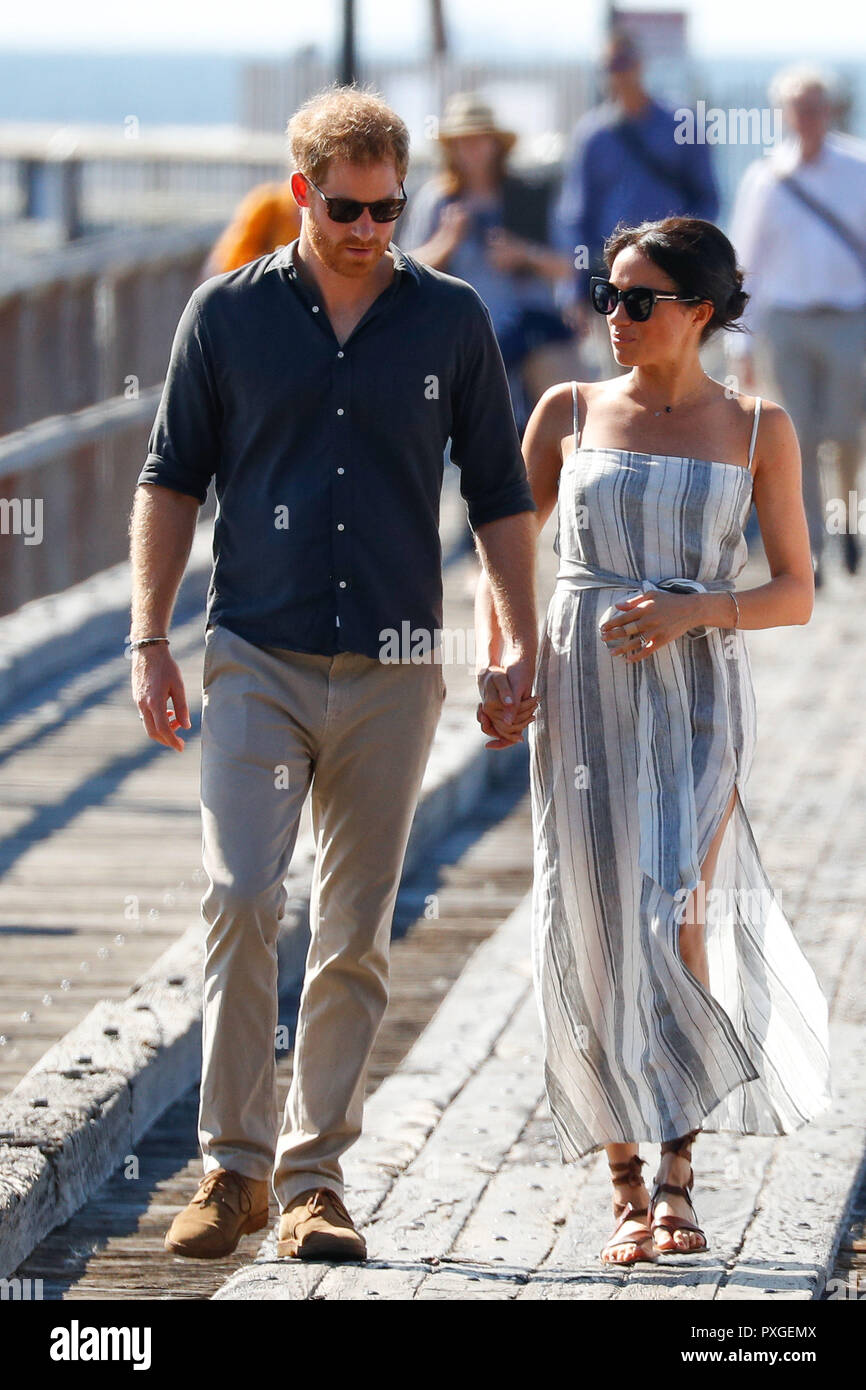 The Duke and Duchess of Sussex walk along Kingfisher Bay Jetty during their visit to Fraser Island, Queensland, on day seven of the Duke and Duchess of Sussex's visit to Australia. Stock Photo