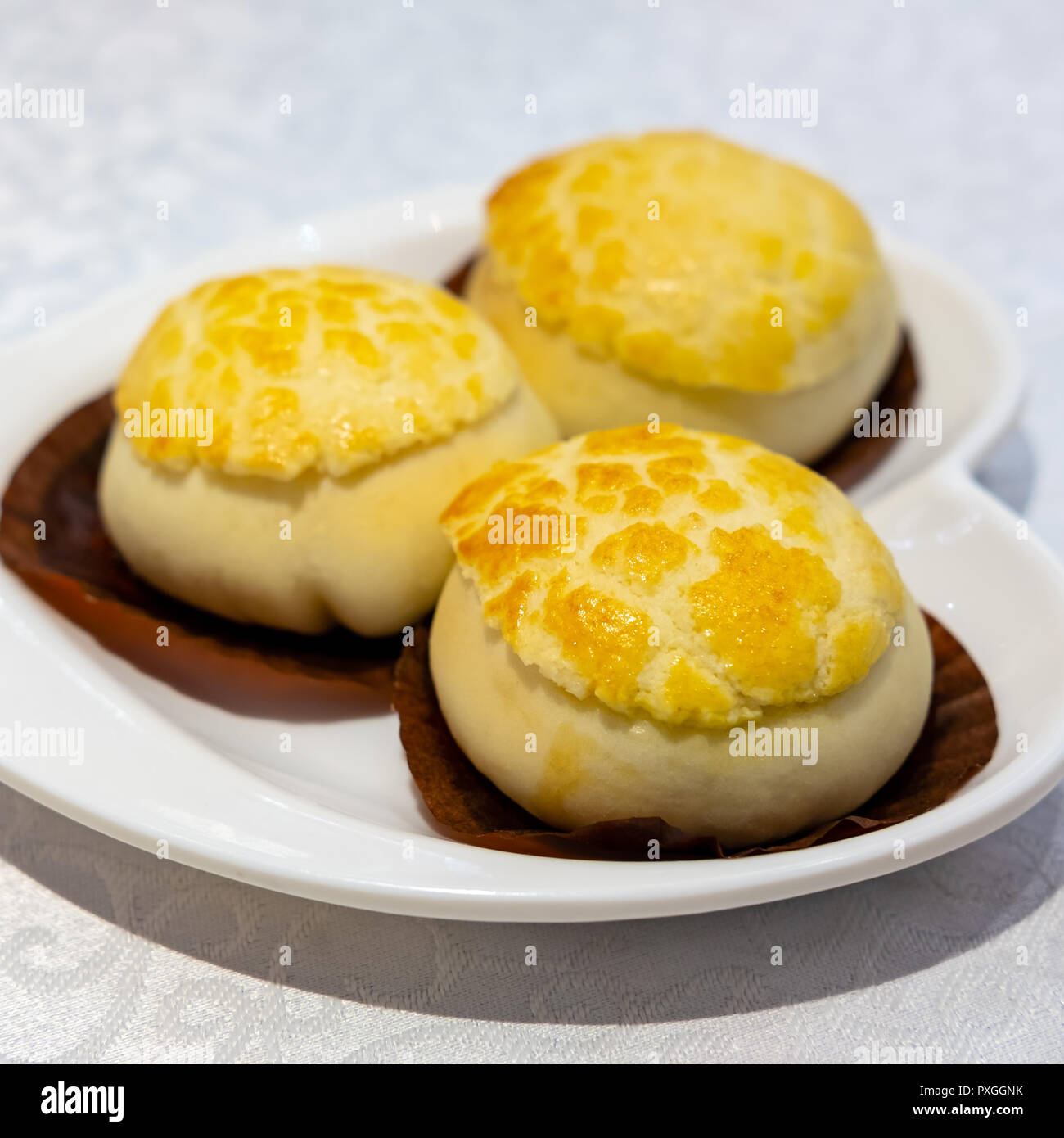 Pineapple bun prestuffed with barbecued pork, Barbecued pork pastry