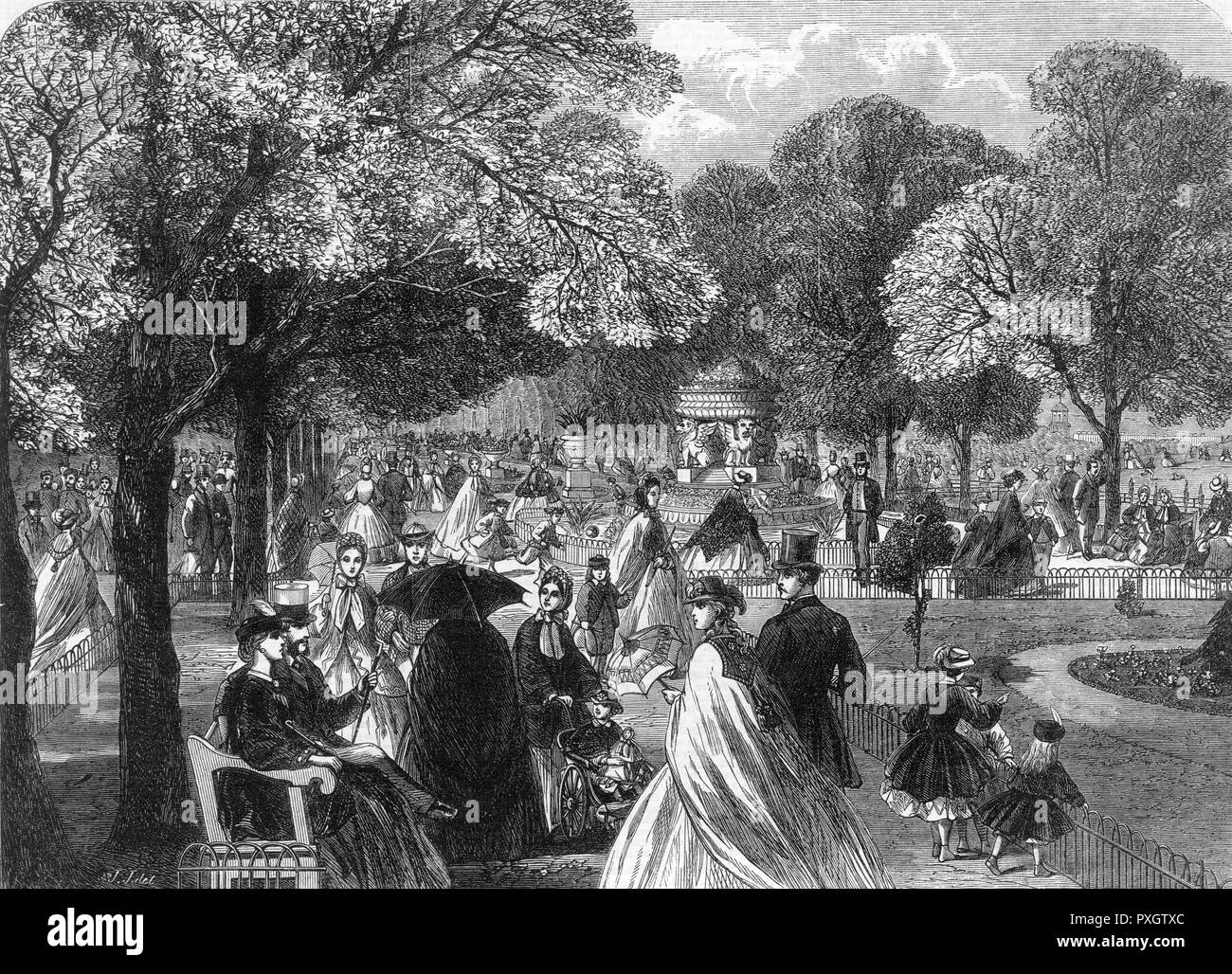 People in the regents park london Black and White Stock Photos & Images ...