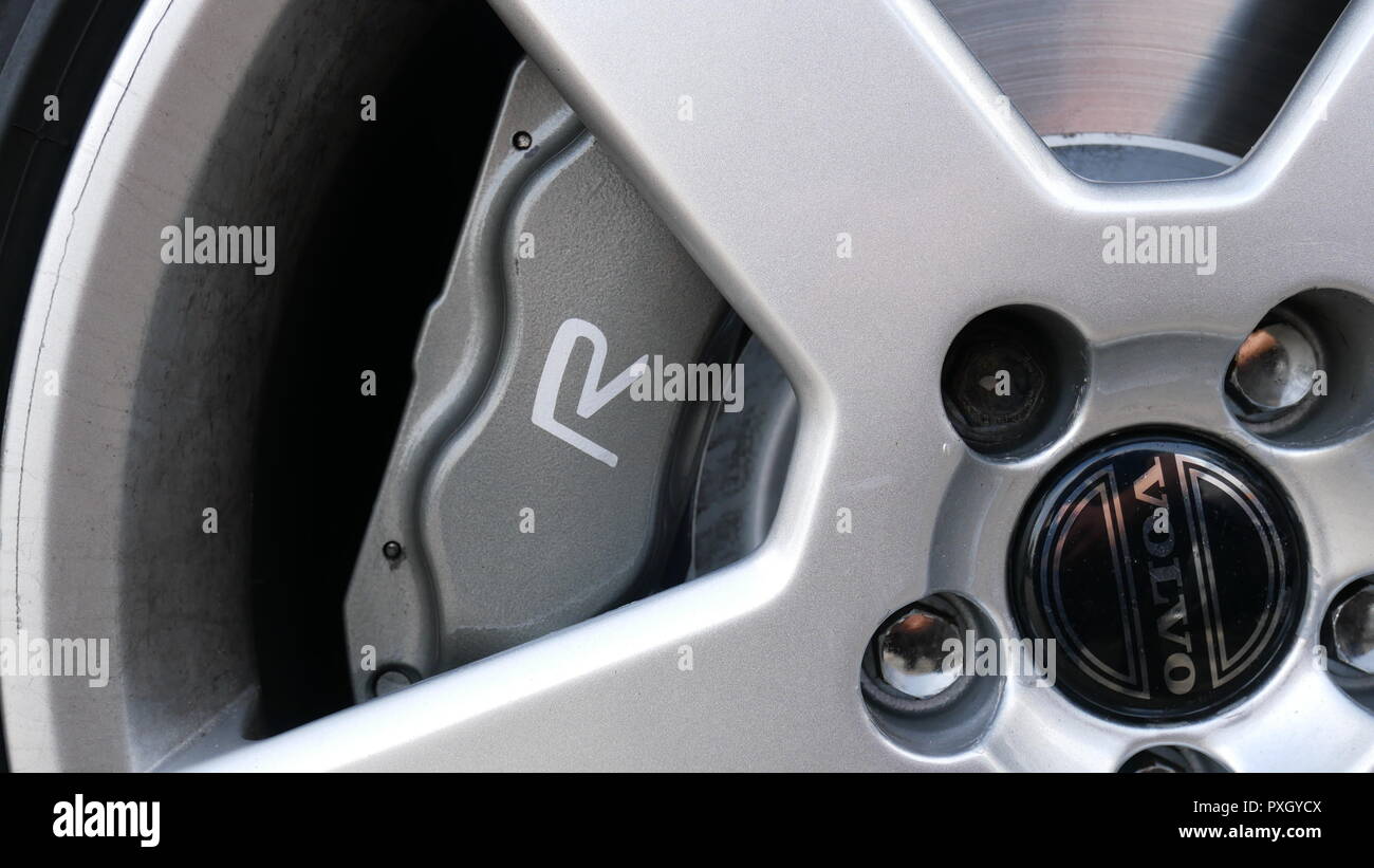 Volvo R Design Calipers volvo s60r wheel brake caliper Stock Photo - Alamy