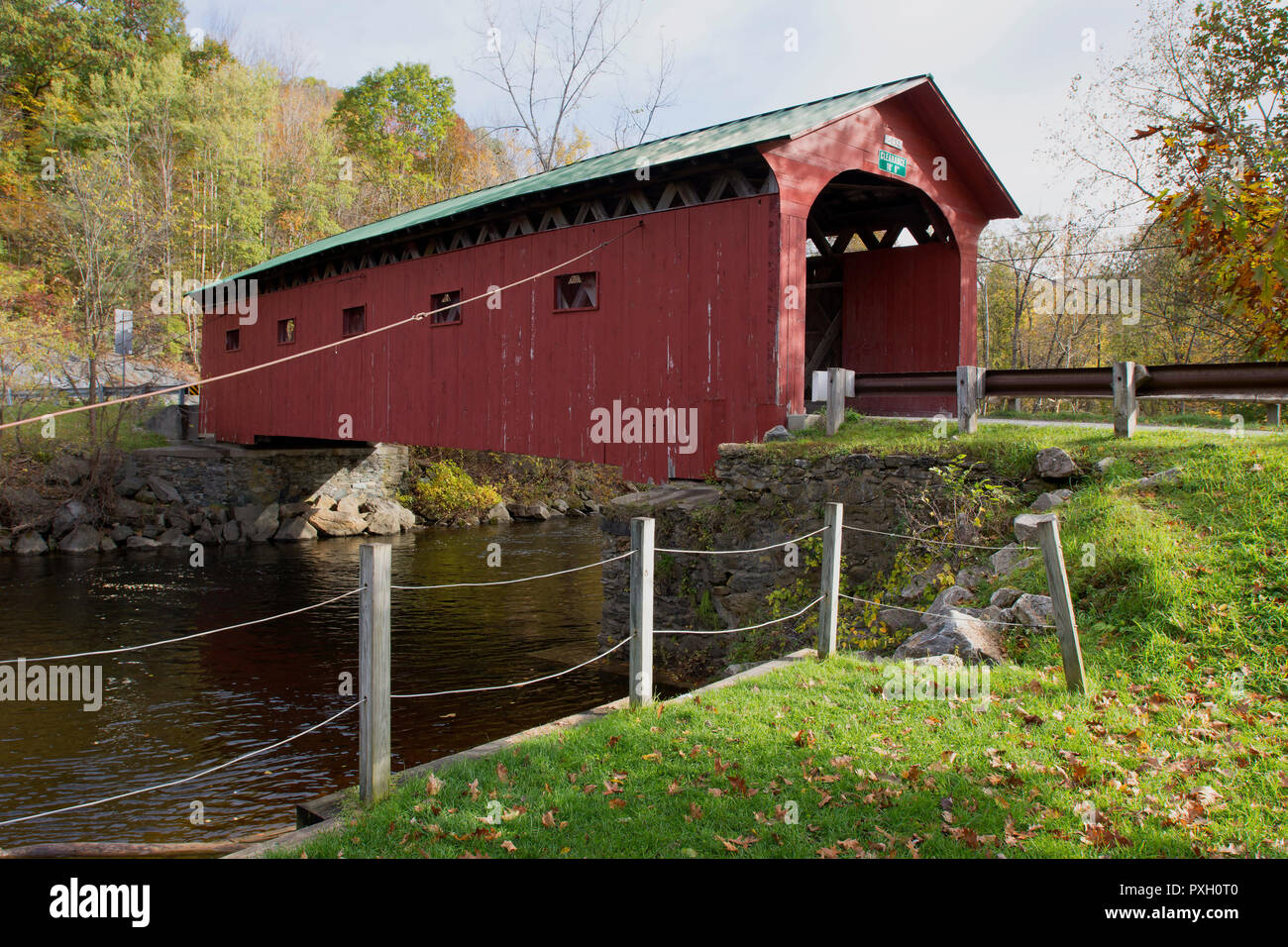 Covered Bridge on the Green (1852), West Arlington, VT, USA Stock Photo