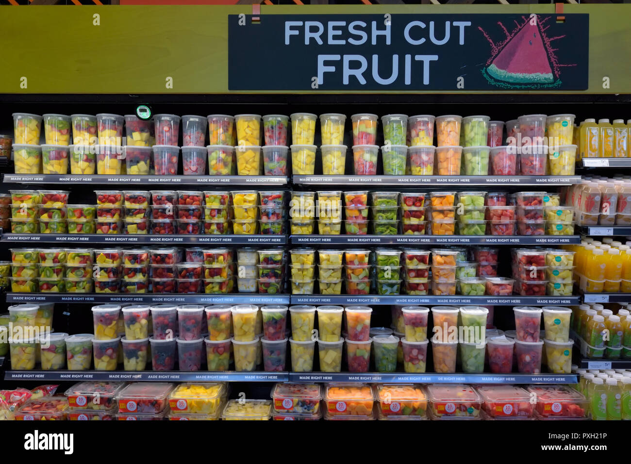 Whole foods store fruits hi-res stock photography and images - Alamy