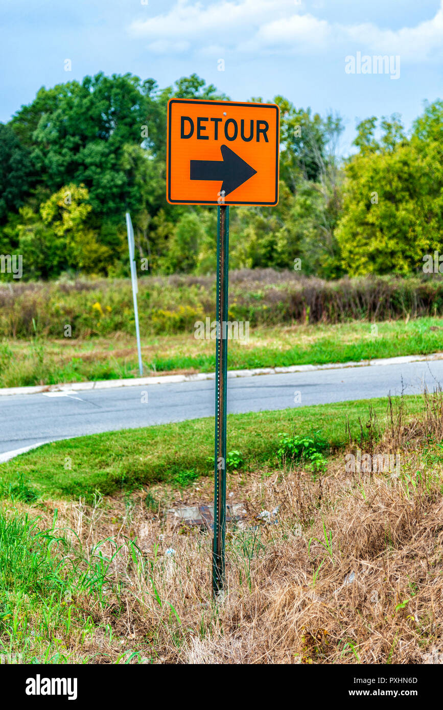 Traffic detour sign hi-res stock photography and images - Alamy