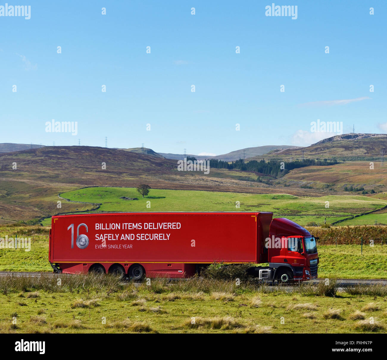 16 Billion Items Delivered Safely and Securely Every Single Year. Royal Mail HGV. M6 Northbound carriageway, Shap, Cumbria, England, United Kingdom, E Stock Photo