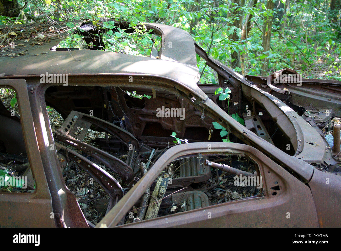 Abandoned car park uk hi-res stock photography and images - Alamy