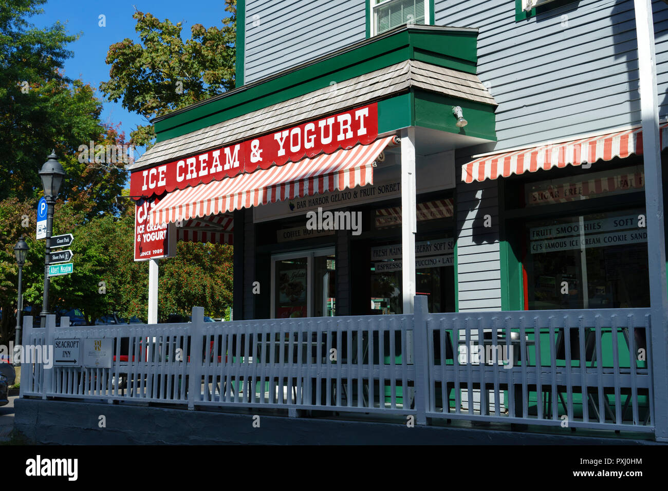 Ice cream and yogourt hires stock photography and images Alamy