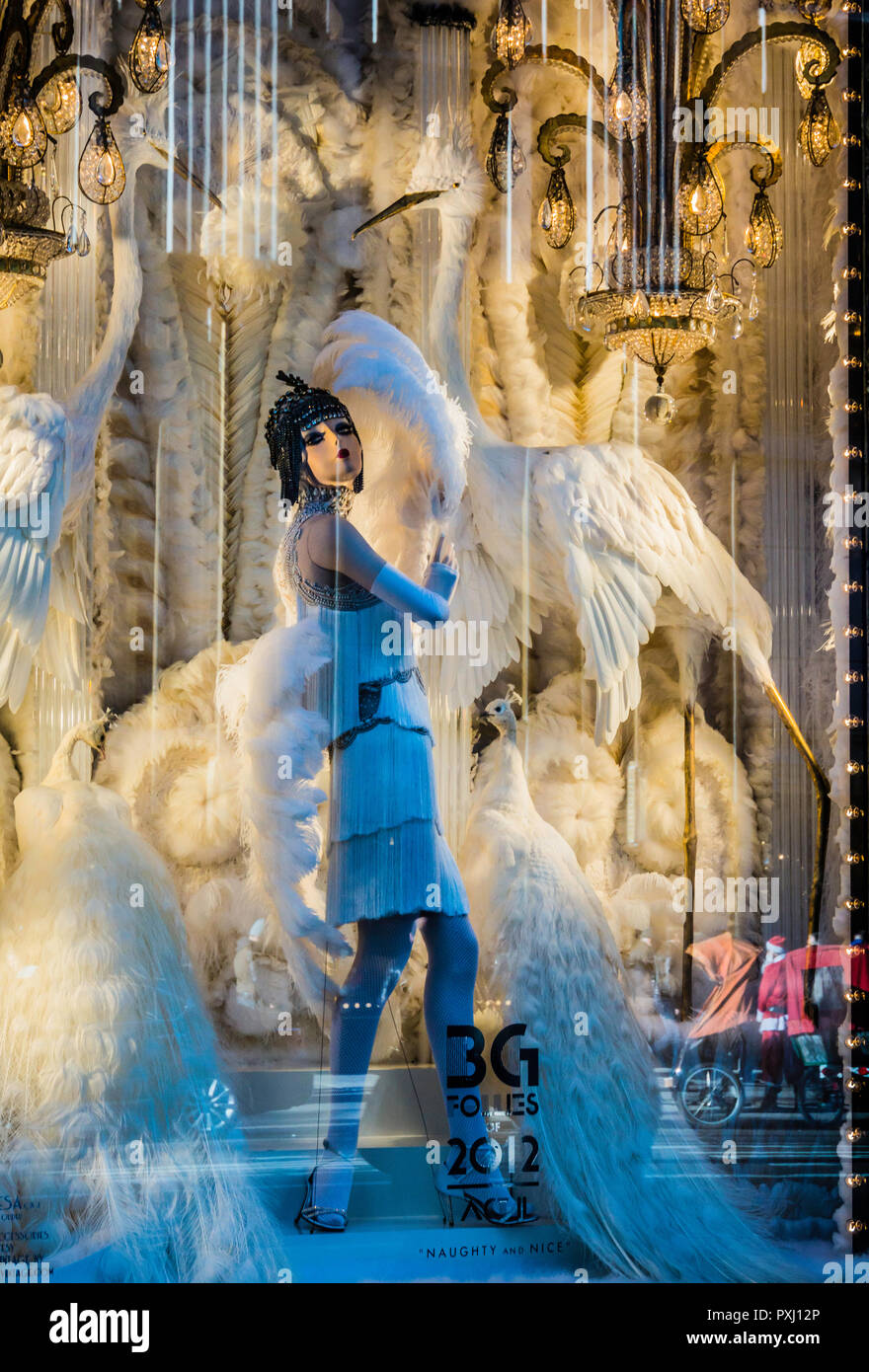 Best Christmas Windows in NYC 2011 – Bergdorf Goodman –