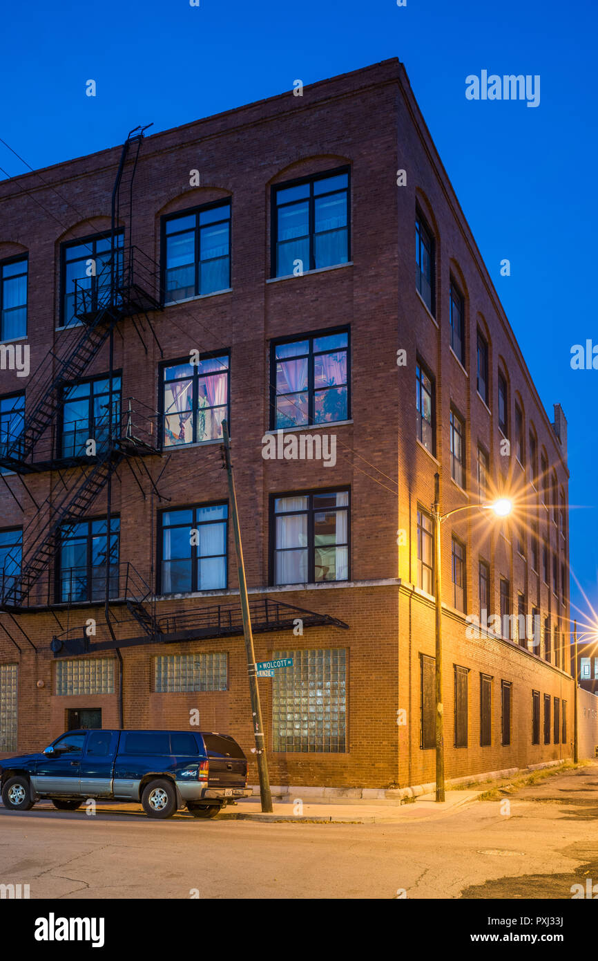 Industrial building in the West Town neighborhood Stock Photo Alamy