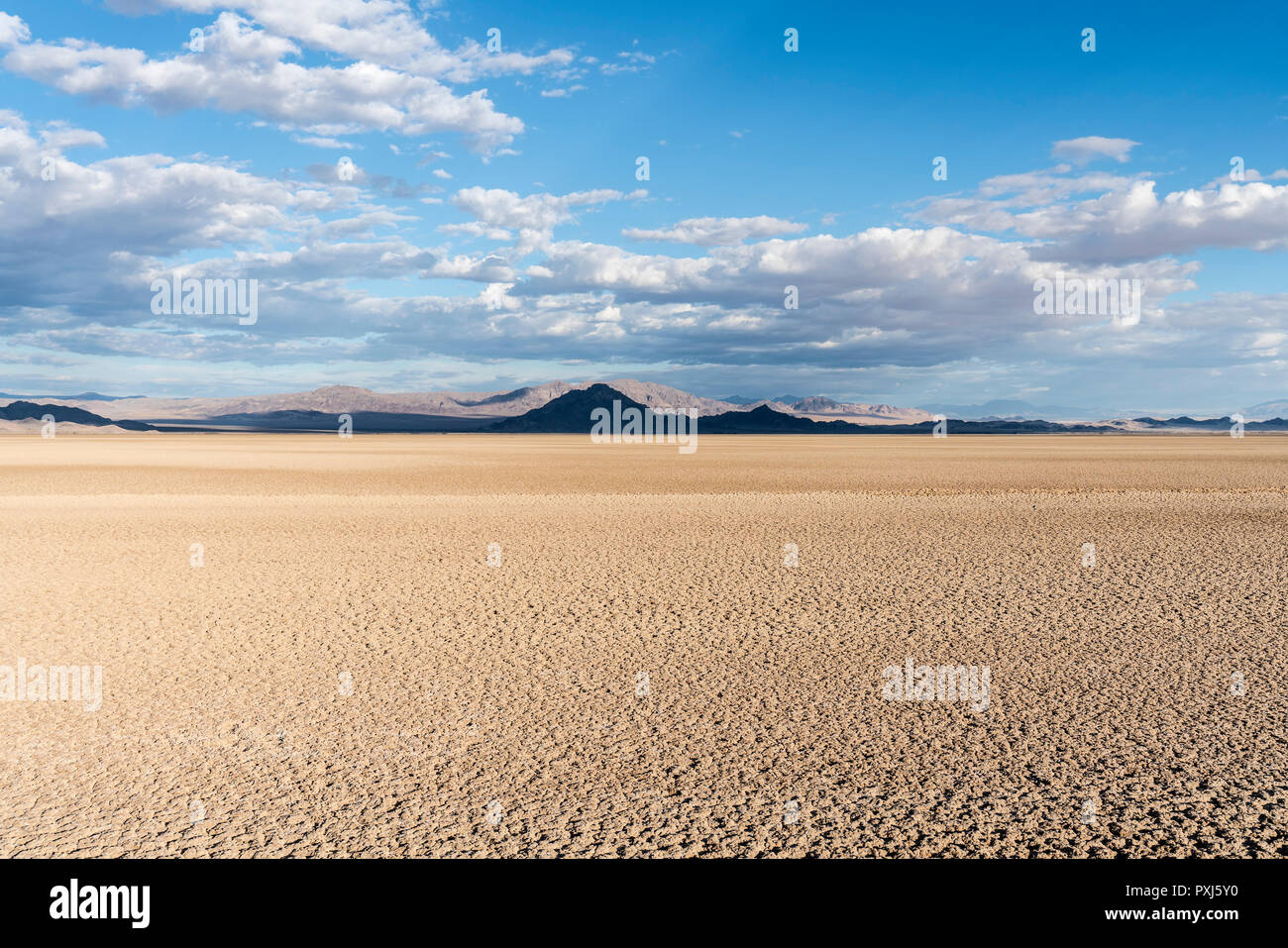 Desert landscape, mountain horizon hi-res stock photography and