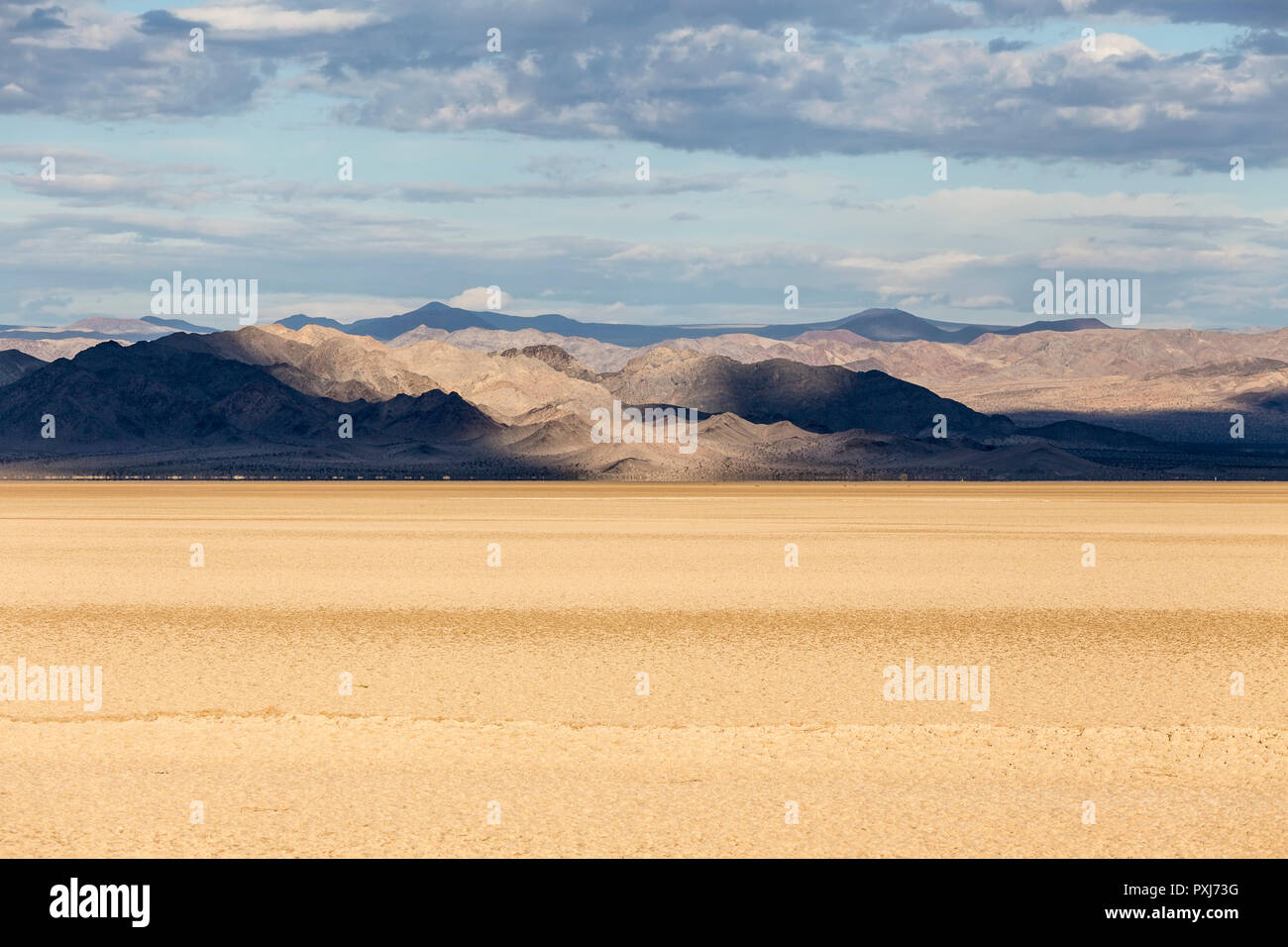 Desert landscape, mountain horizon hi-res stock photography and