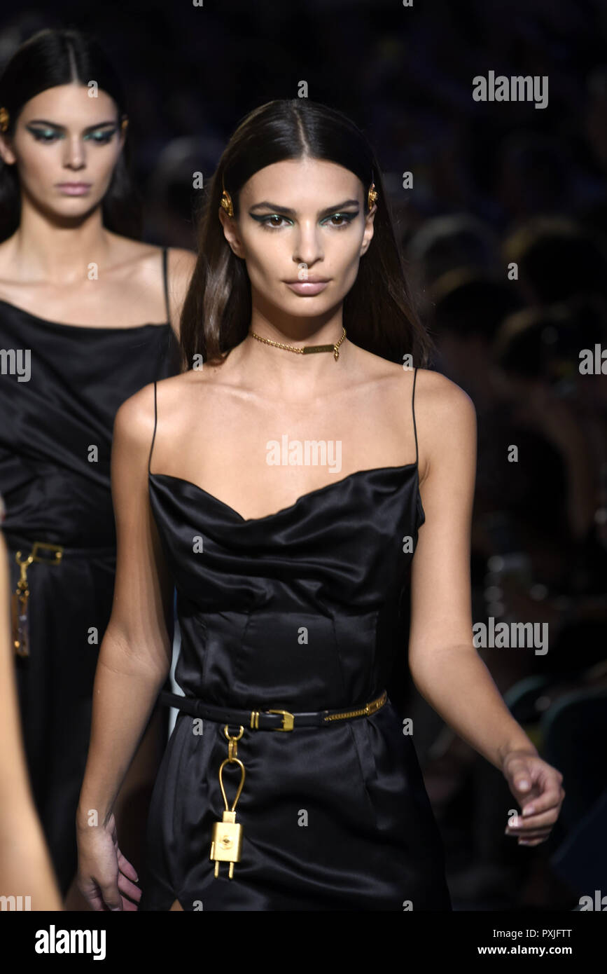Milan Fashion Week Spring/Summer 2019 - Versace - Catwalk Featuring: Emily  Ratajkowski Where: Milan, Italy When: 21