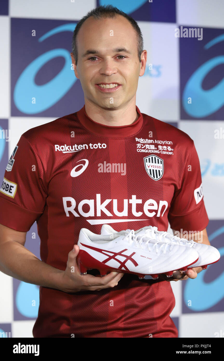 Tokyo, Japan. 22nd Oct, 2018. Spanish football star Andres Iniesta of  Vissel Kobe displays his new spiked shoes as he announces a contract of  sponsorship with Japanese sports goods maker Asics at