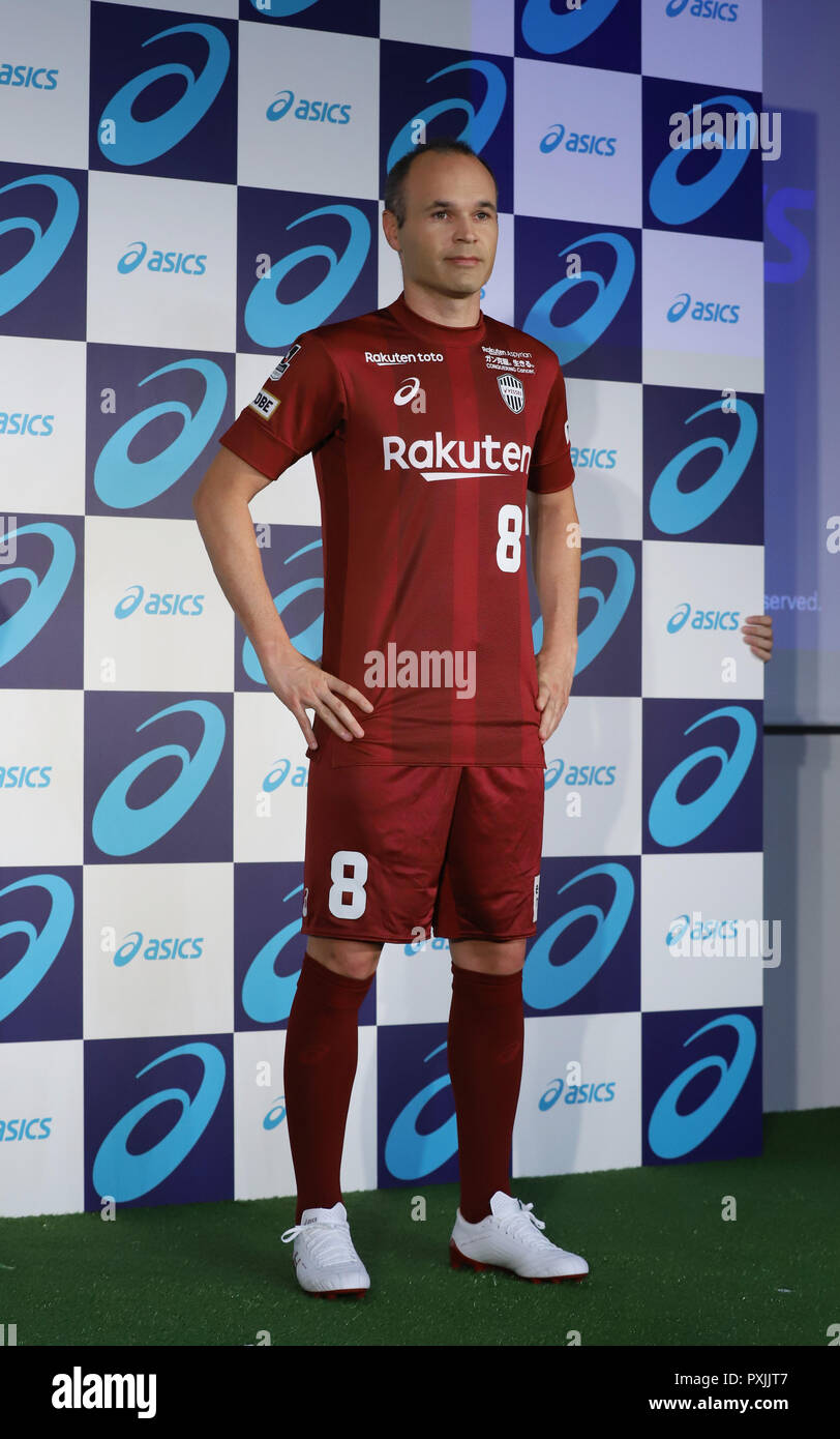 Tokyo, Japan. 22nd Oct, 2018. Spanish football star Andres Iniesta of  Vissel Kobe poses for photo after he announced a contract of sponsorship  with Japanese sports goods maker Asics at Asics' head