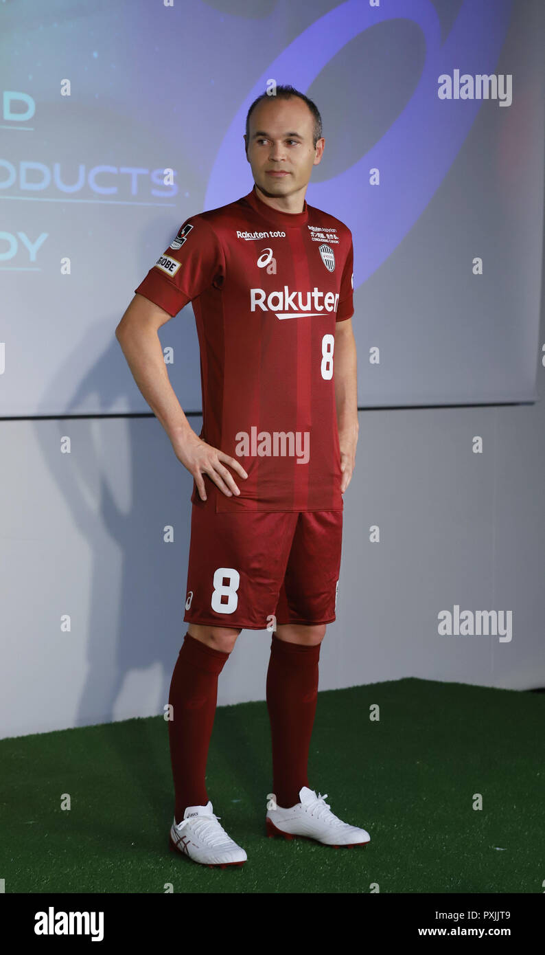 Tokyo, Japan. 22nd Oct, 2018. Spanish football star Andres Iniesta of Vissel  Kobe poses for photo after he announced a contract of sponsorship with  Japanese sports goods maker Asics at Asics' head